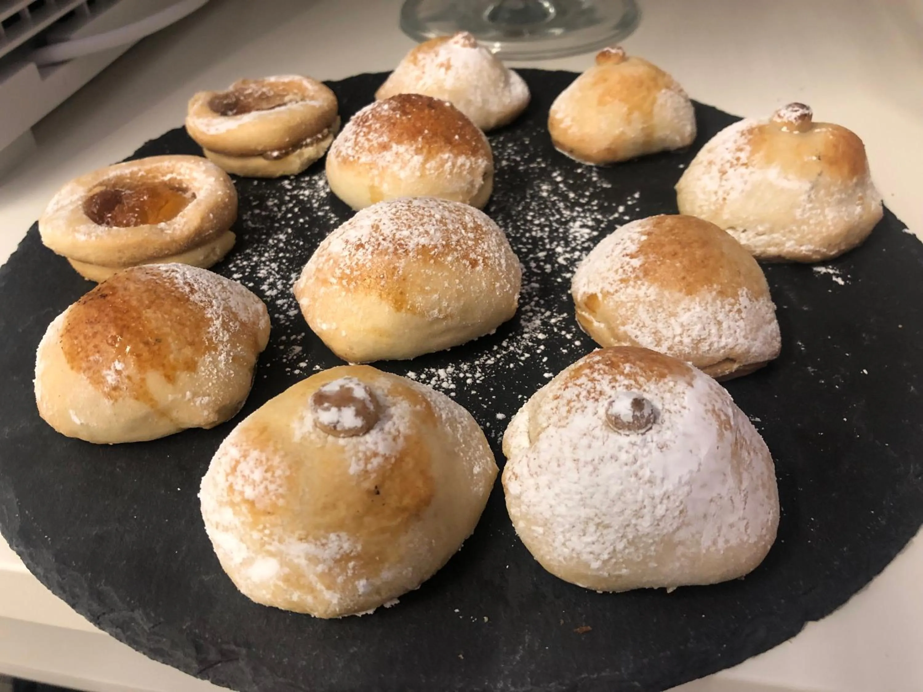 Food and drinks in ETNEA STYLE CATANIA LUXURY ROOMS