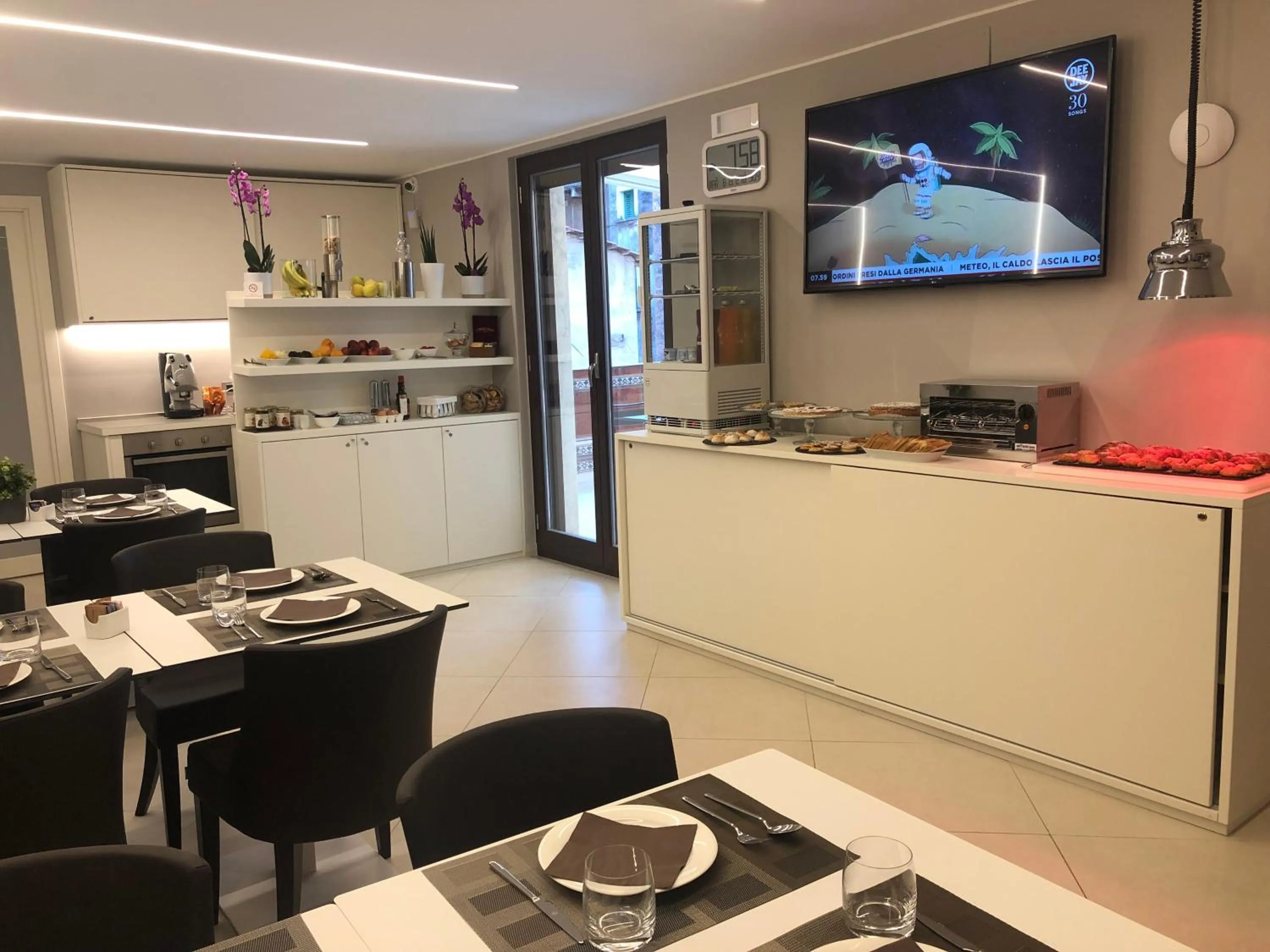 Restaurant/places to eat in ETNEA STYLE CATANIA LUXURY ROOMS