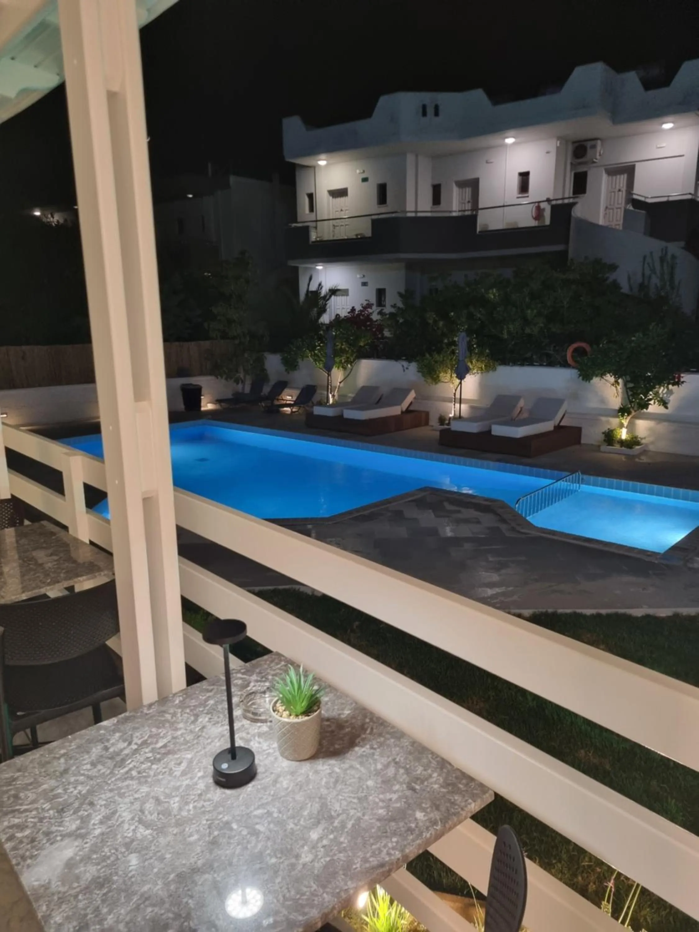 Property building in Eloque Simple living space