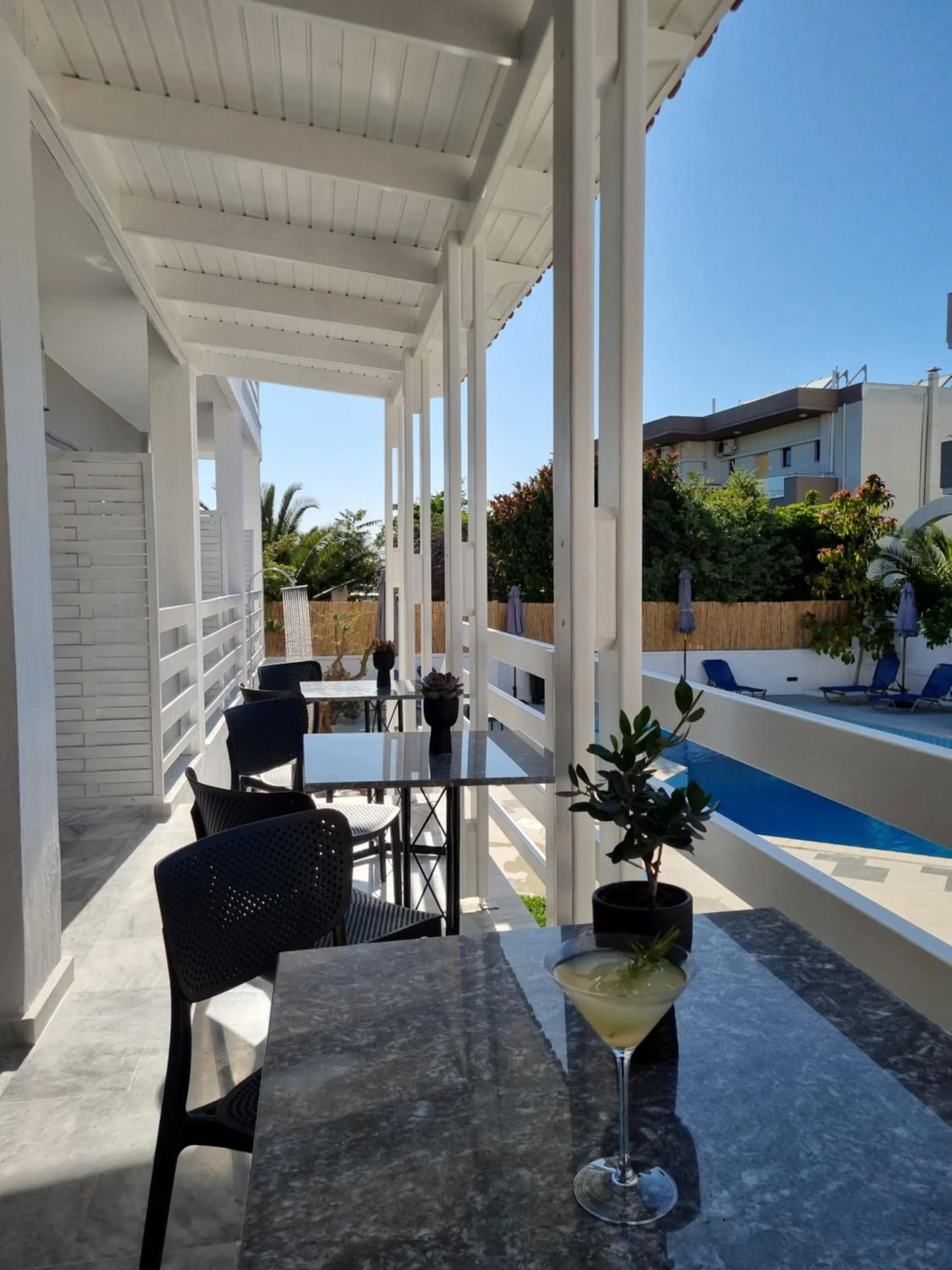 Drinks in Eloque Simple living space