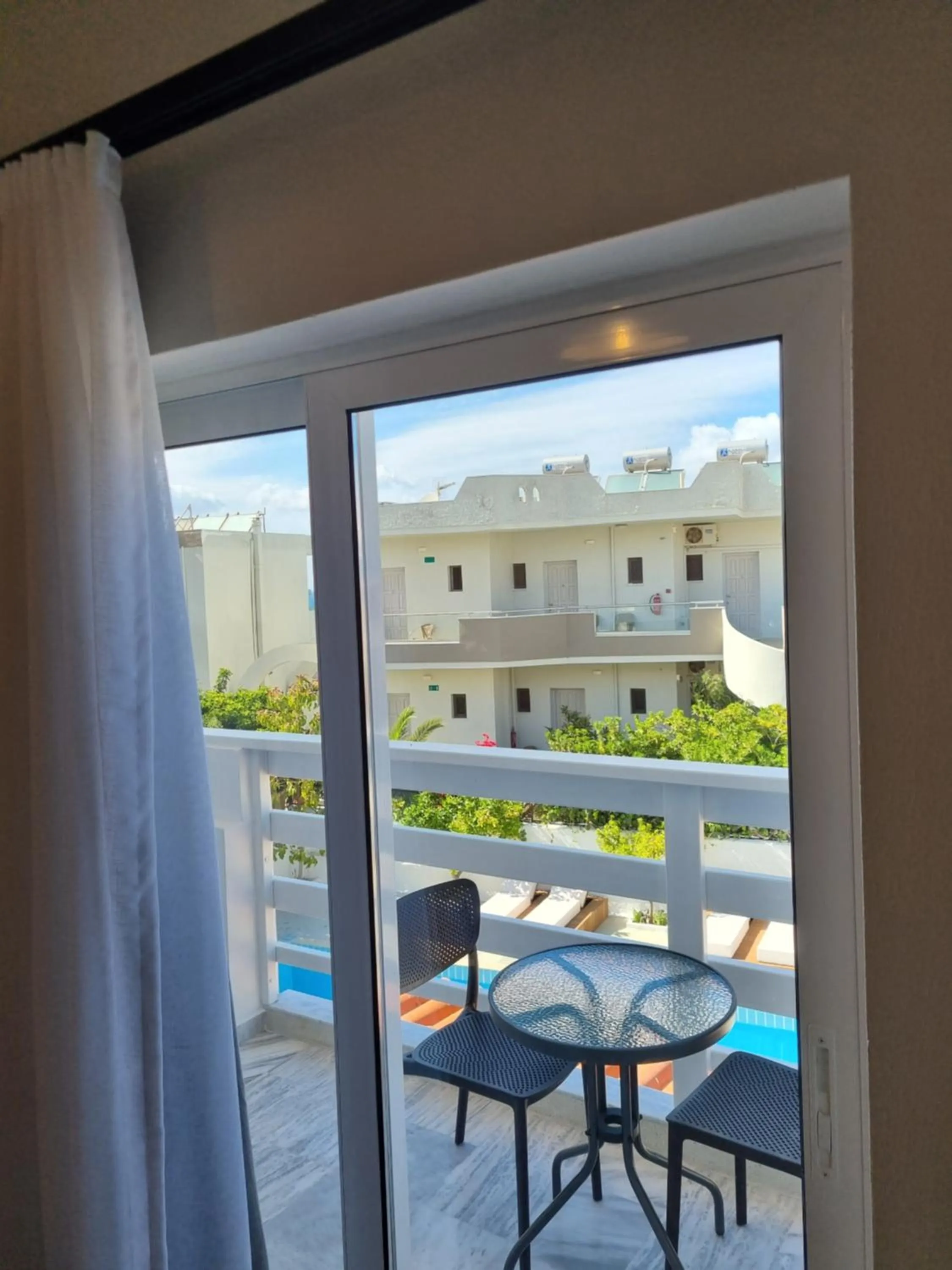 Balcony/Terrace in Eloque Simple living space