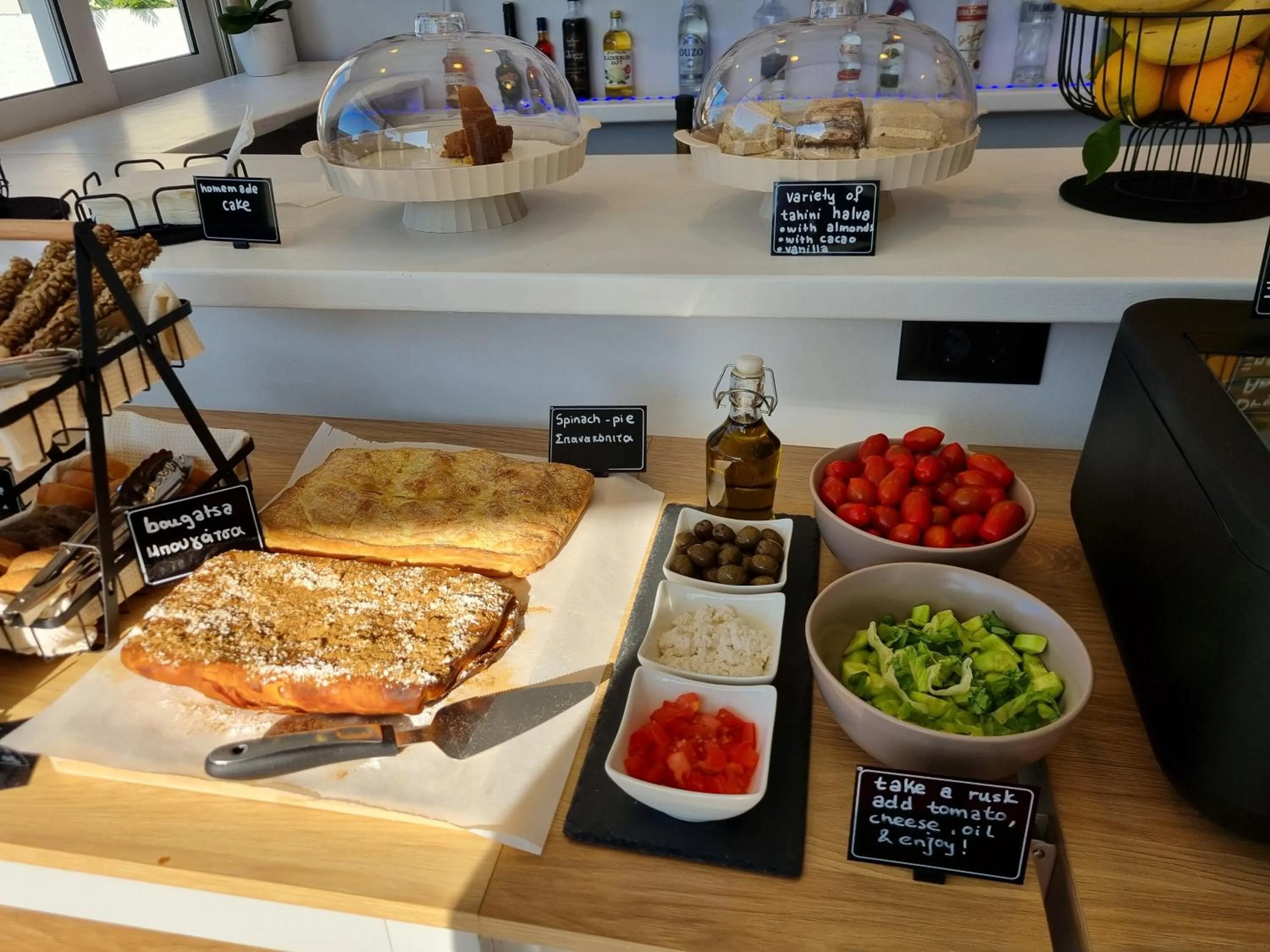 Breakfast in Eloque Simple living space