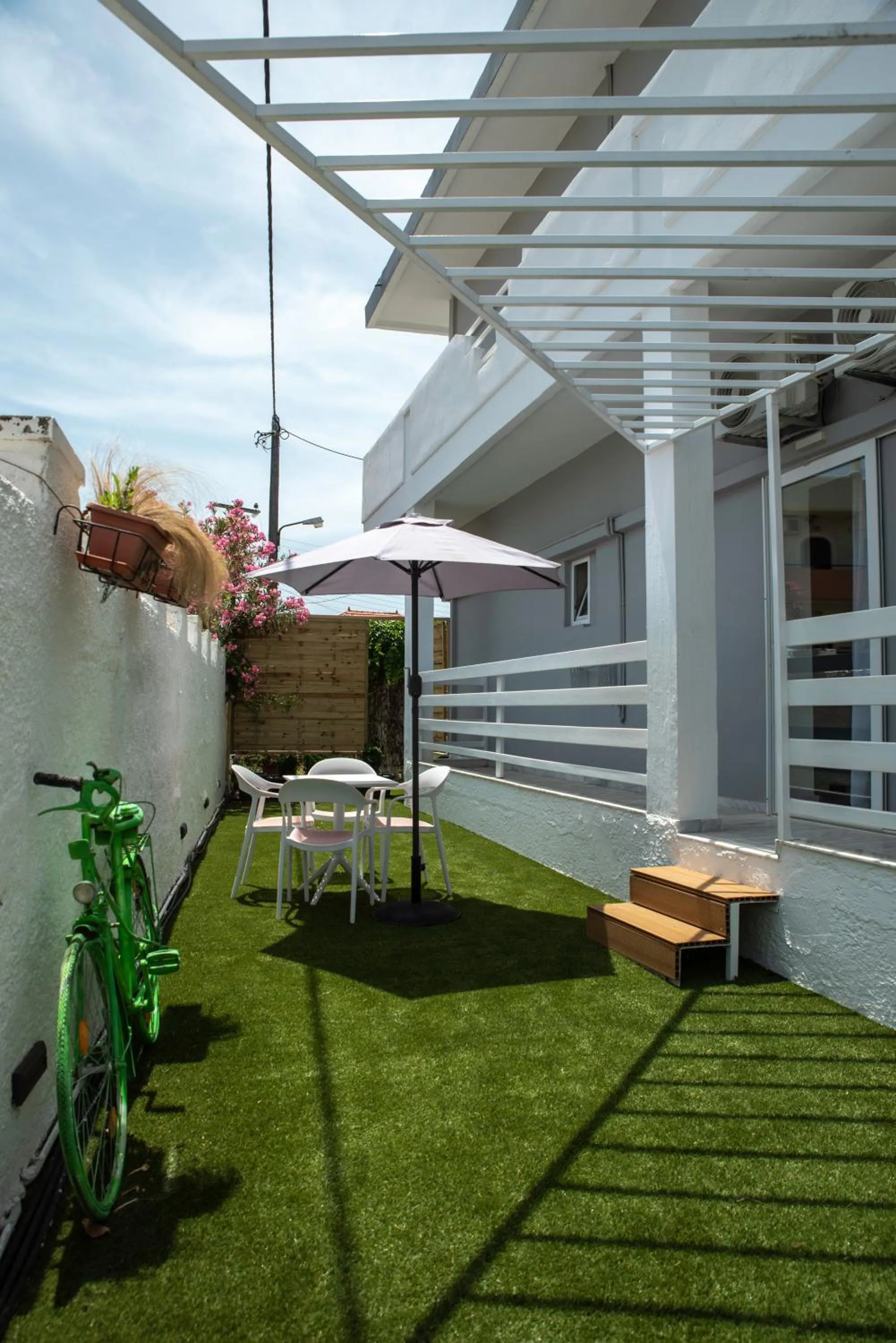 Balcony/Terrace in Eloque Simple living space