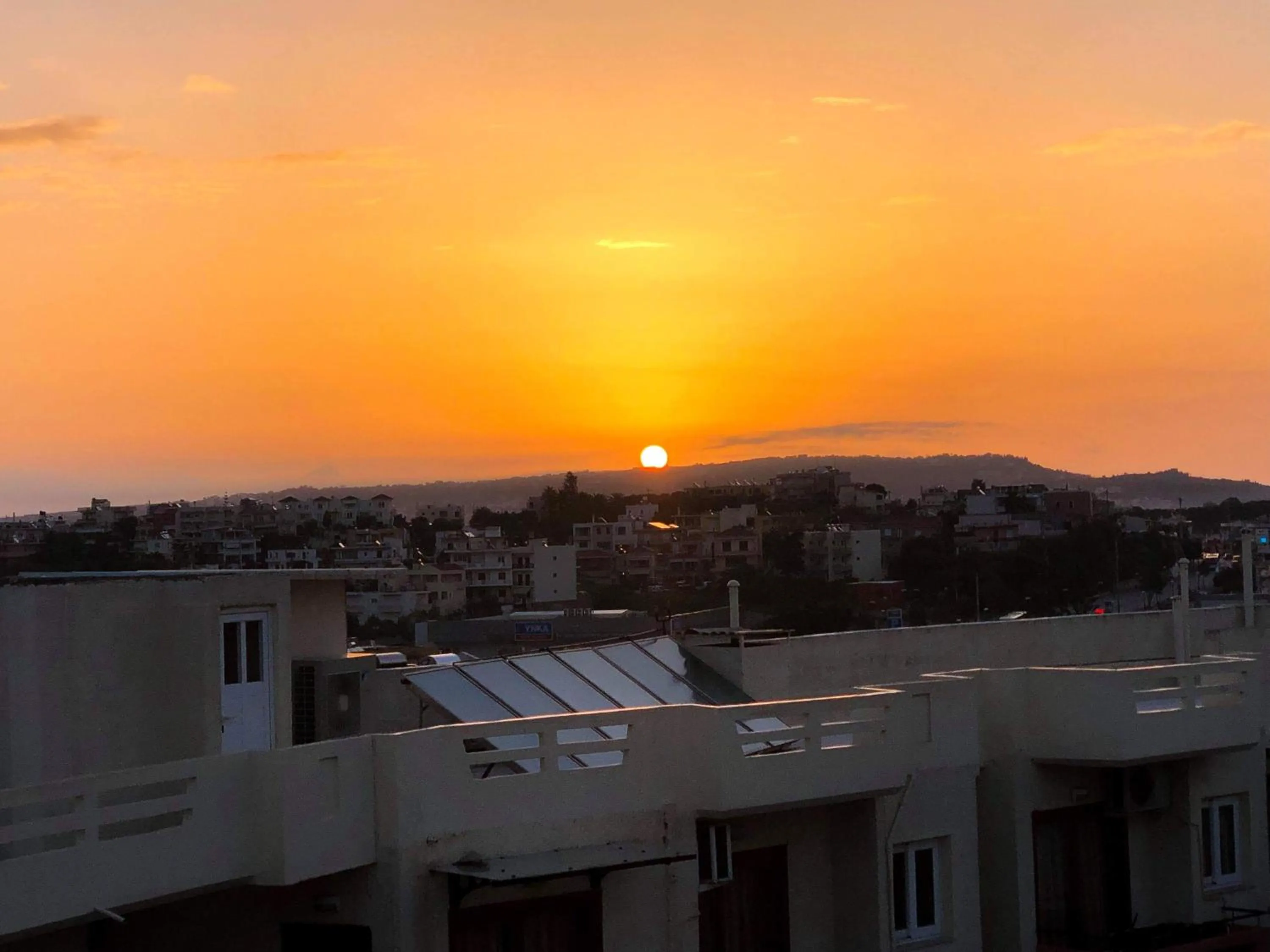 Sunset in Eloque Simple living space