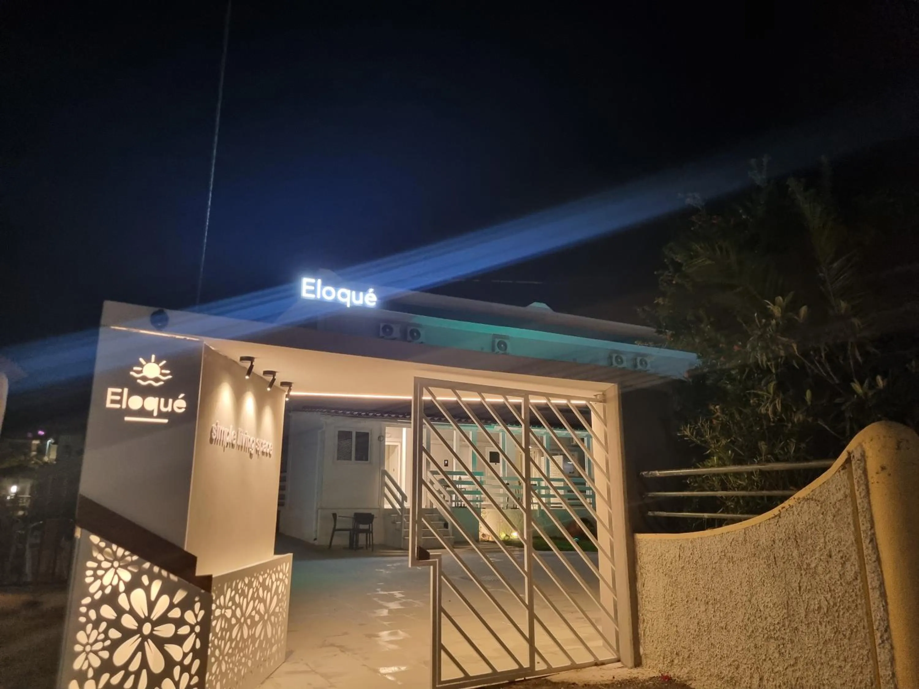 Property building in Eloque Simple living space