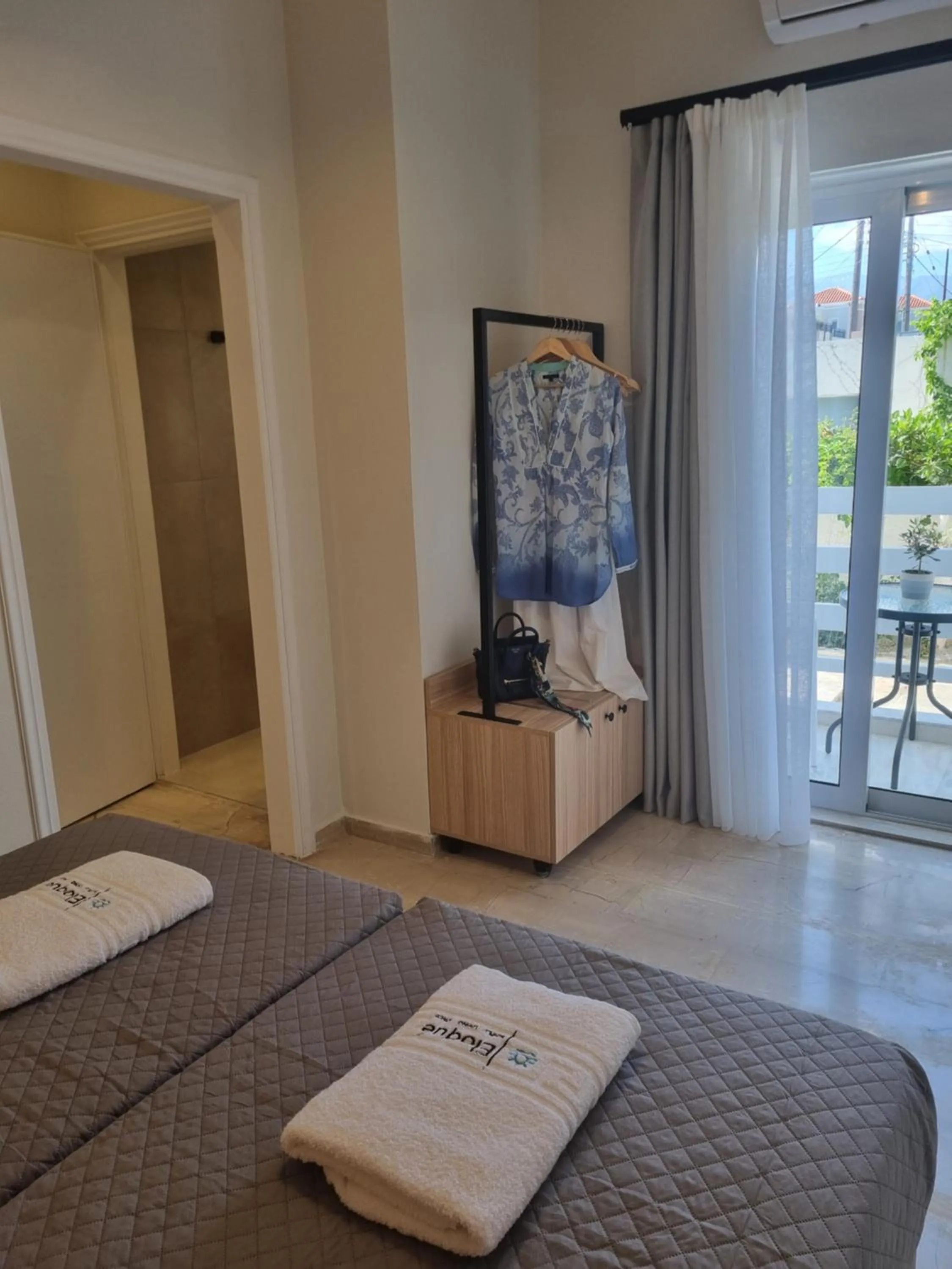 Bed in Eloque Simple living space