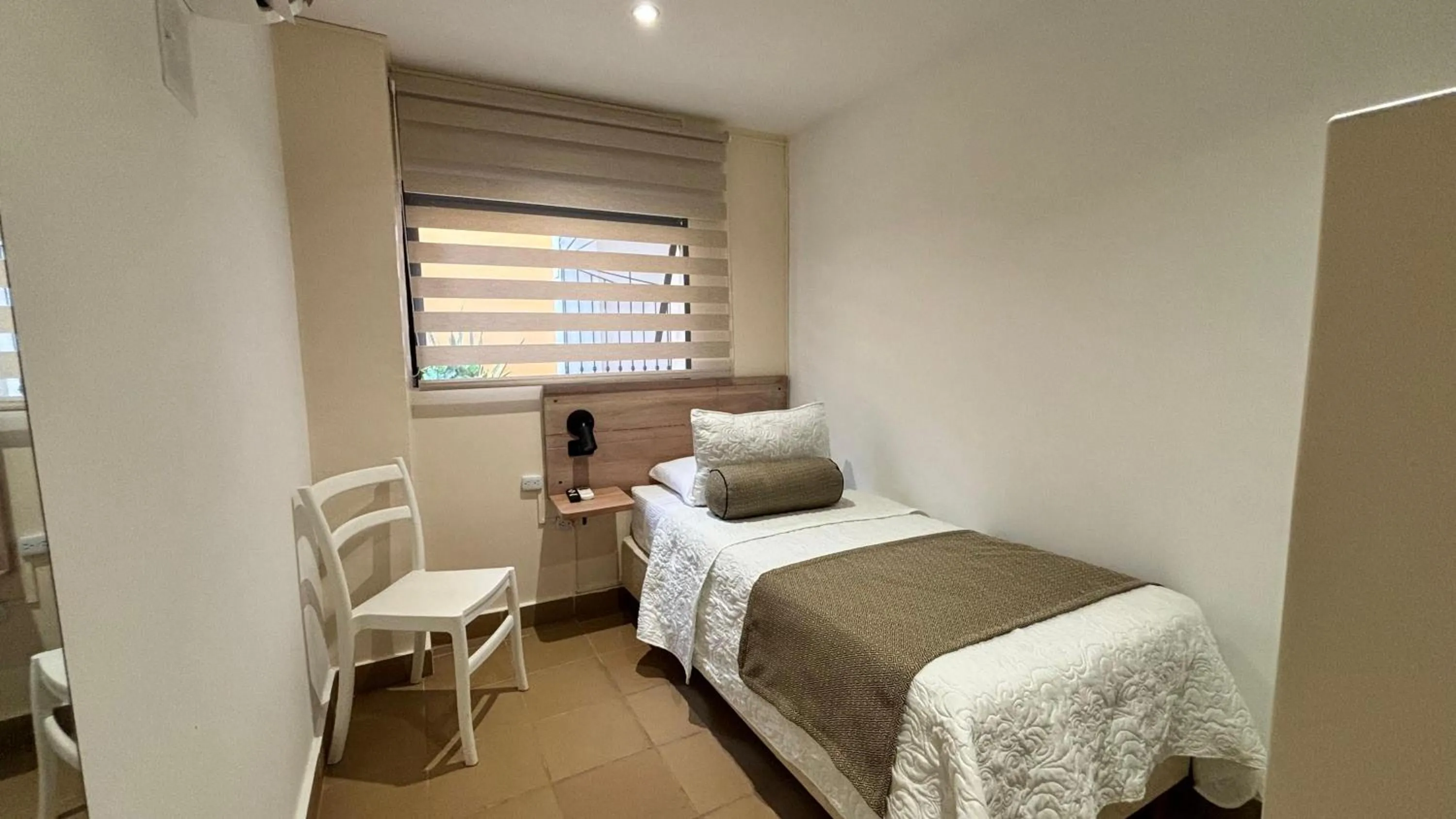 Single Room with Shared Bathroom in Hotel La Gloria