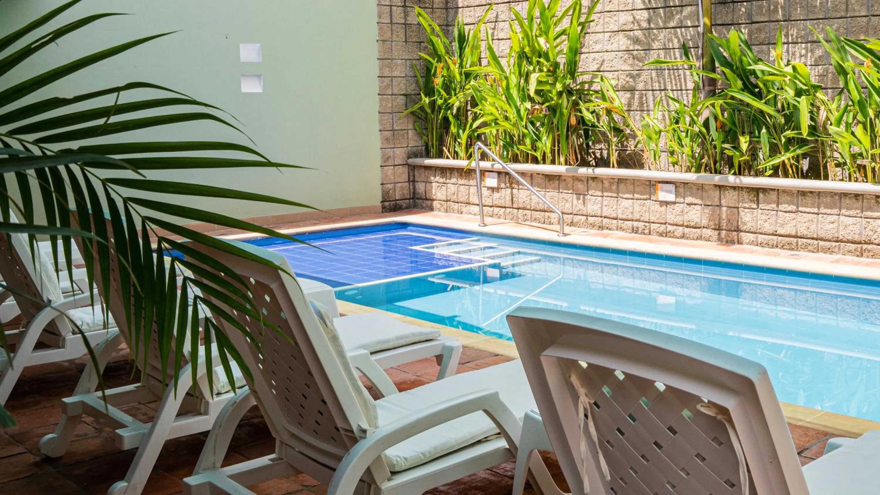 Swimming pool in Hotel La Gloria