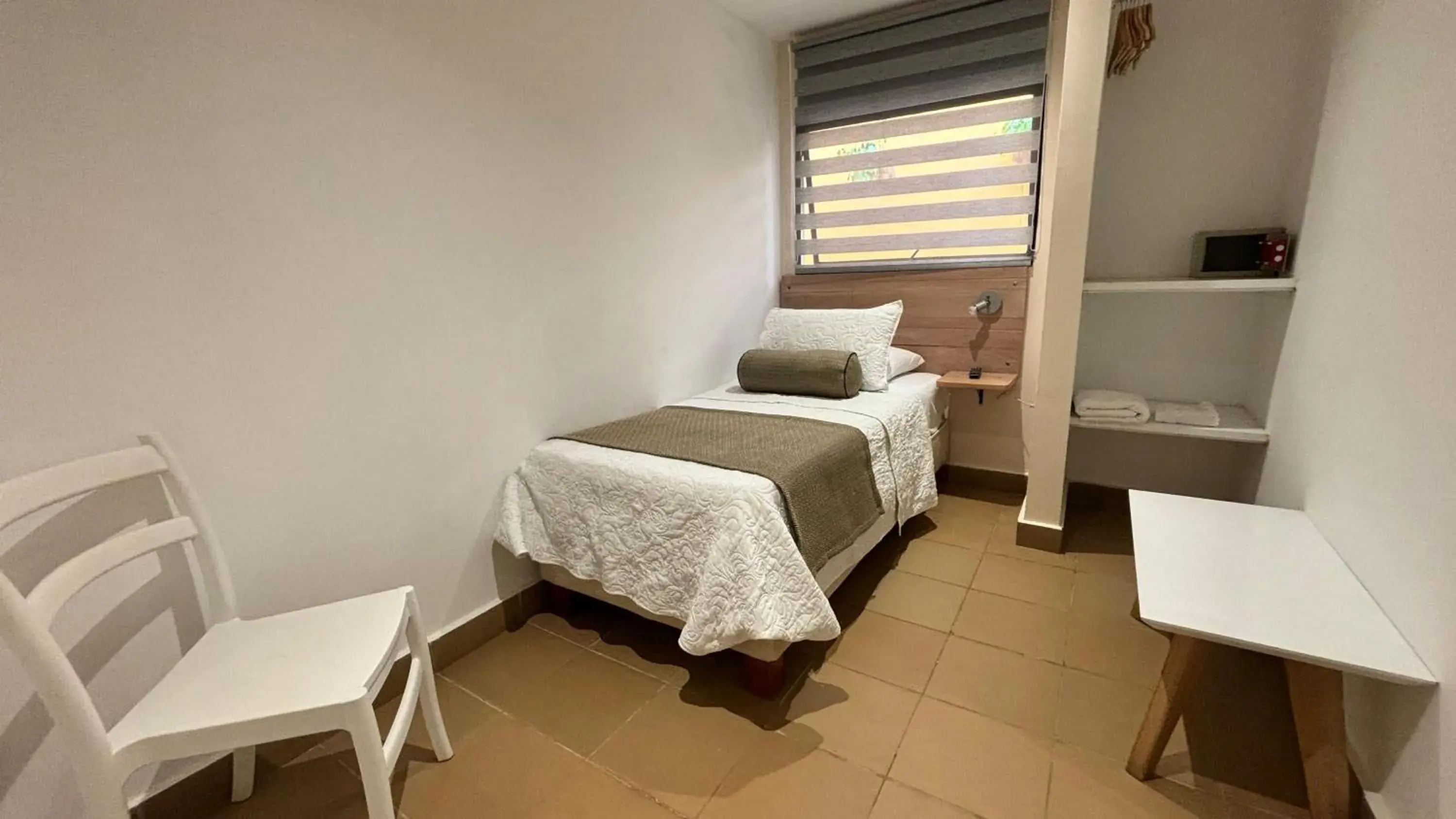 Single Room with Shared Bathroom in Hotel La Gloria Single Room with Shared Bathroom in Hotel La Gloria
