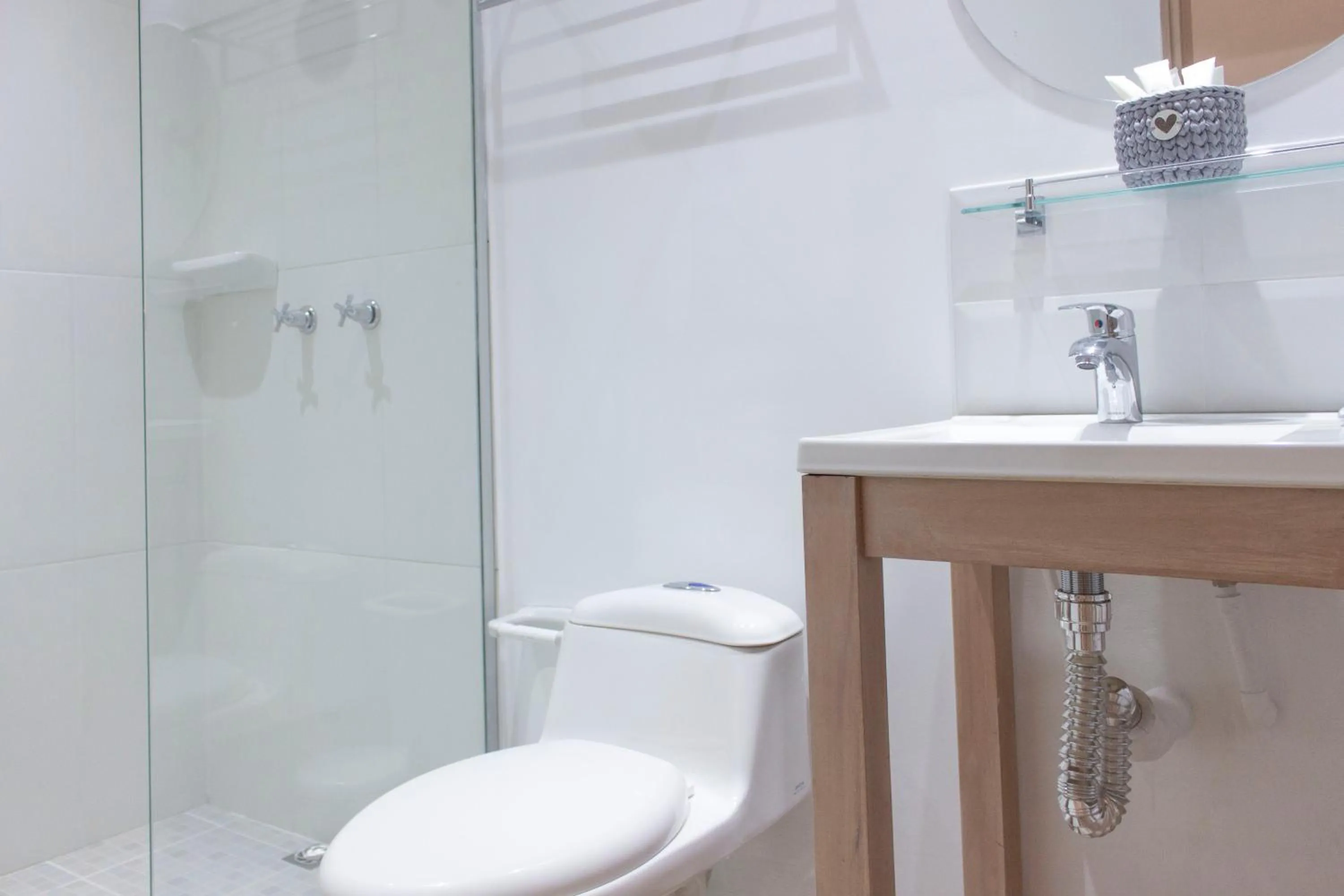 Shower in Hotel La Gloria