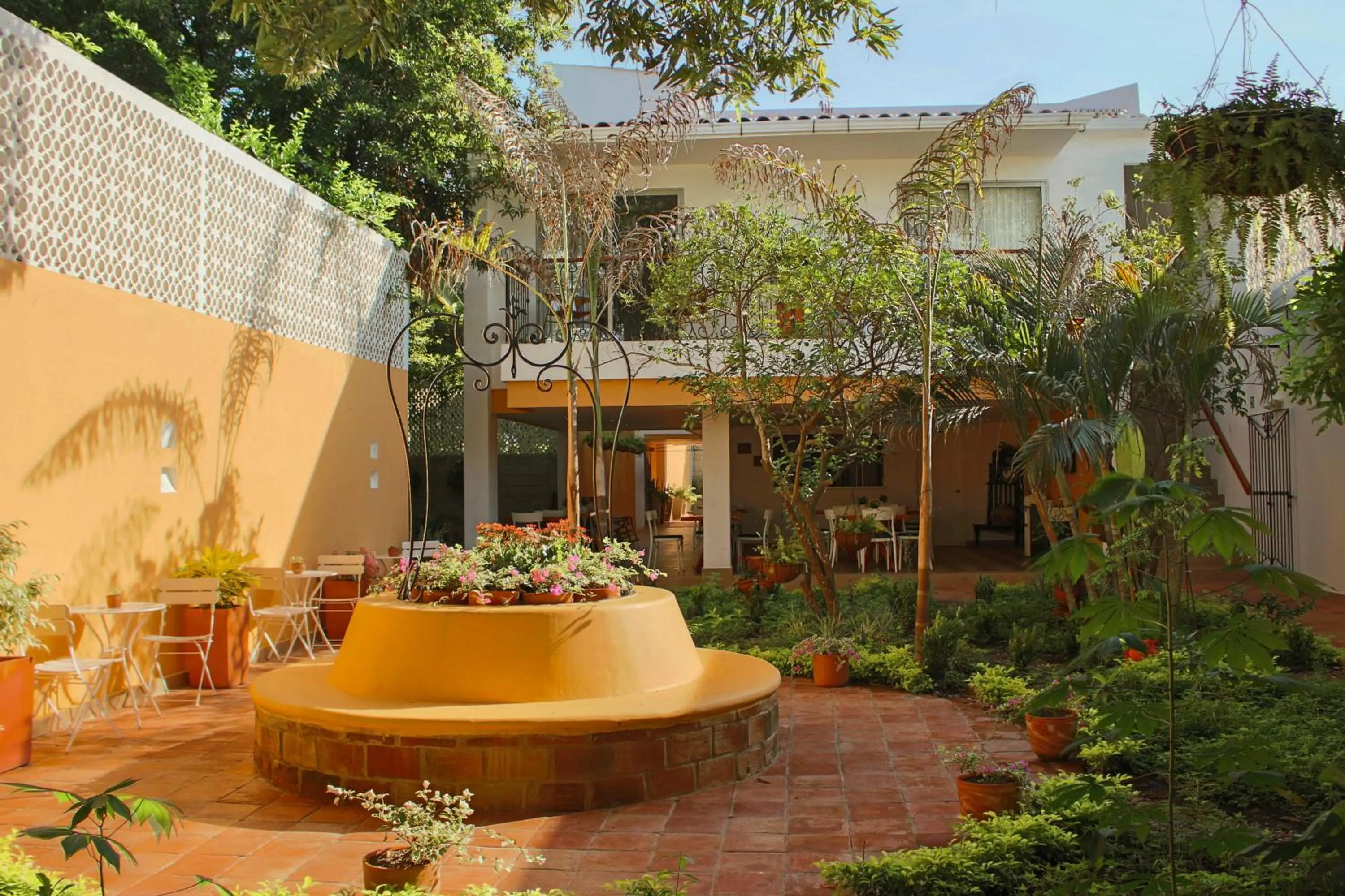 Restaurant/places to eat in Hotel La Gloria