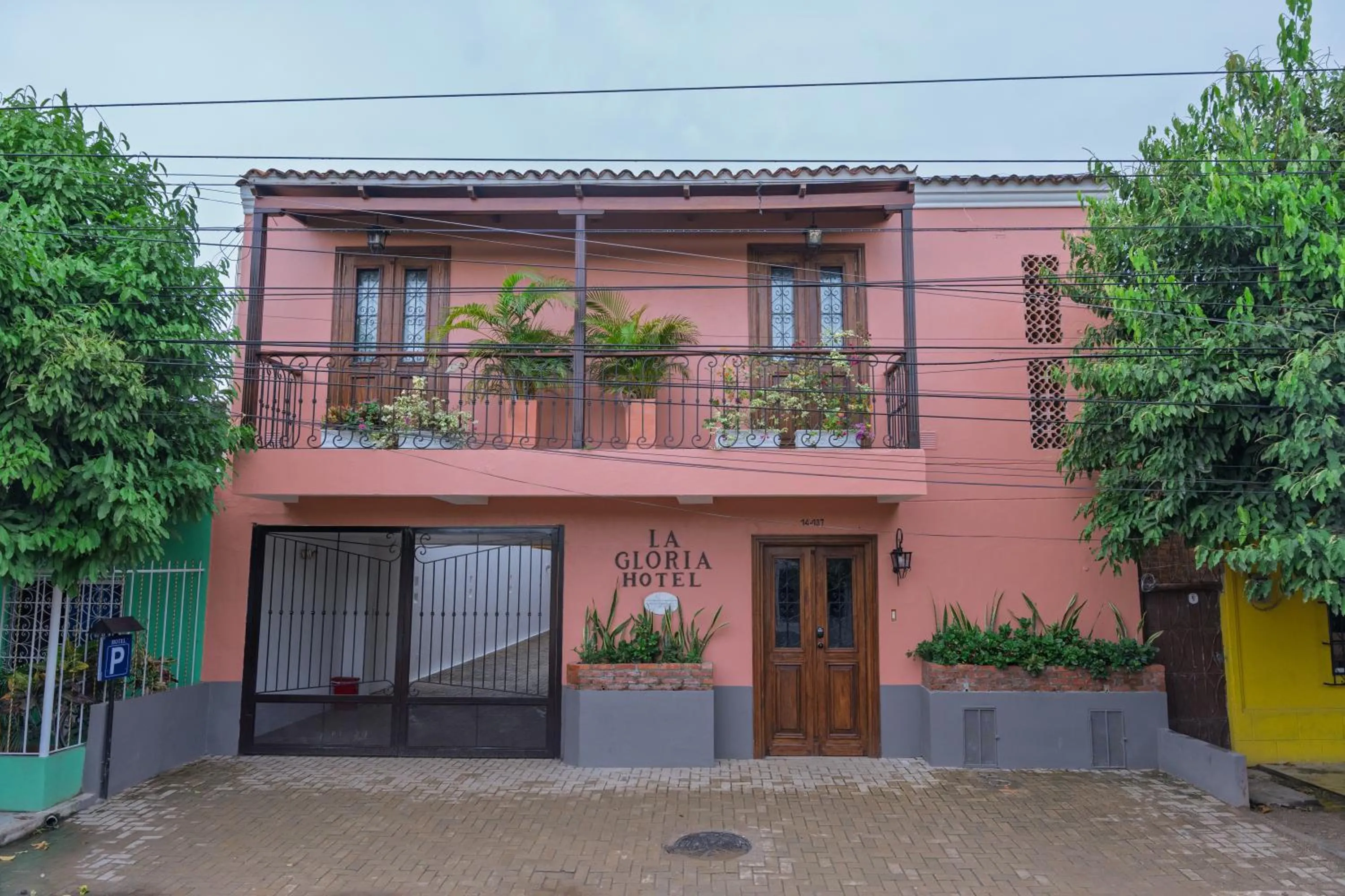 Facade/entrance in Hotel La Gloria