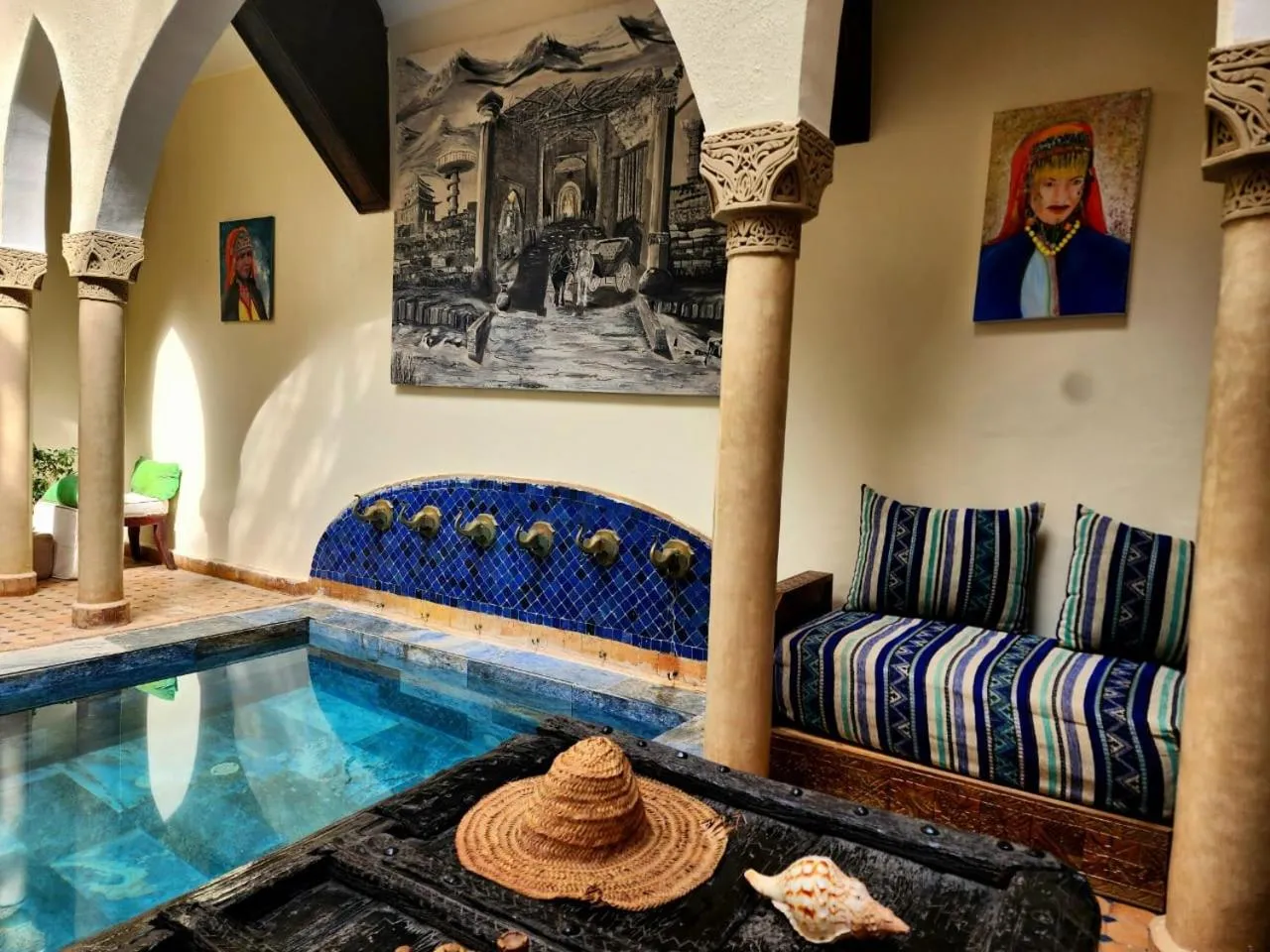 Swimming pool in Riad Rêve d Antan