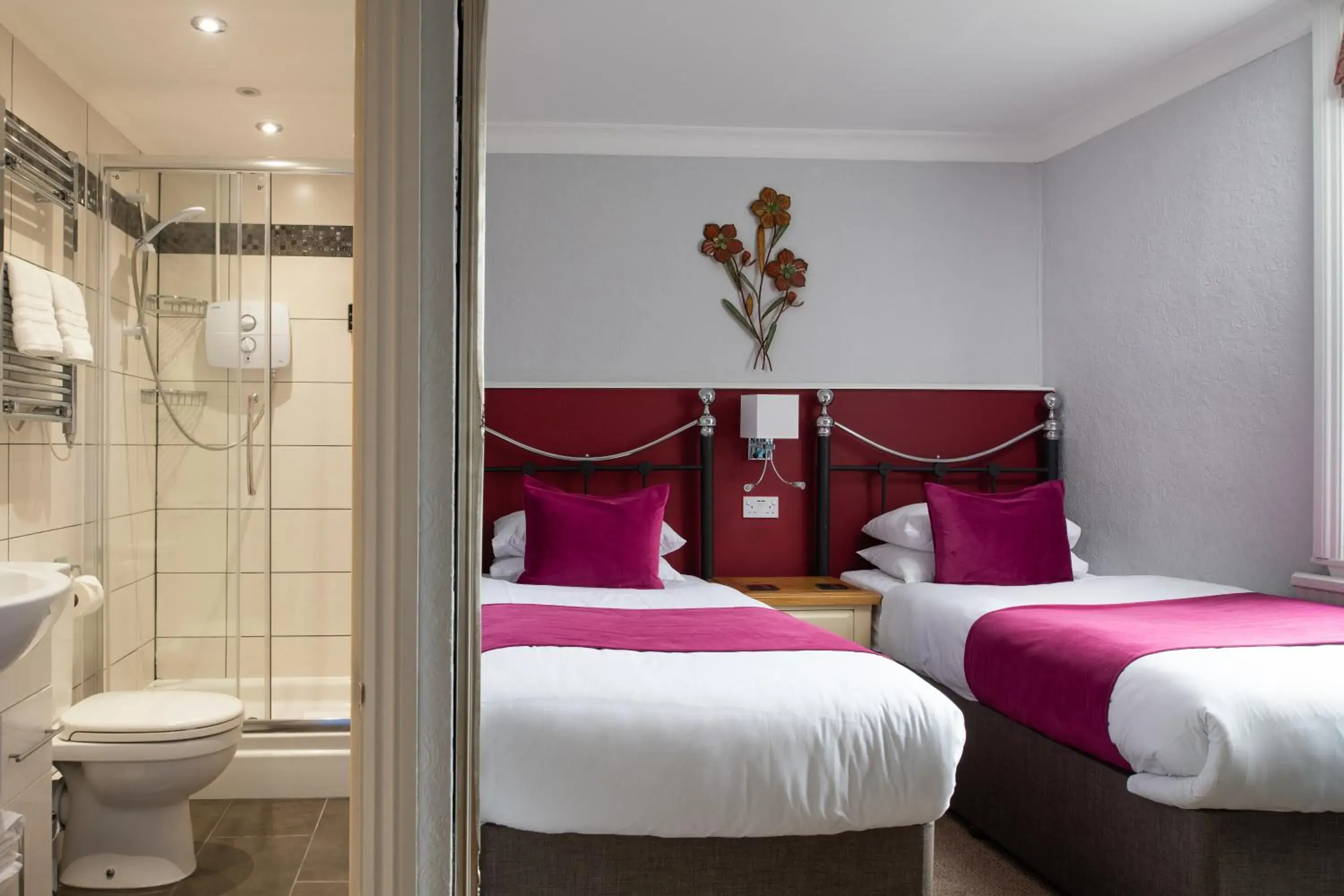 Bed in Springfield House - Birmingham Airport & NEC