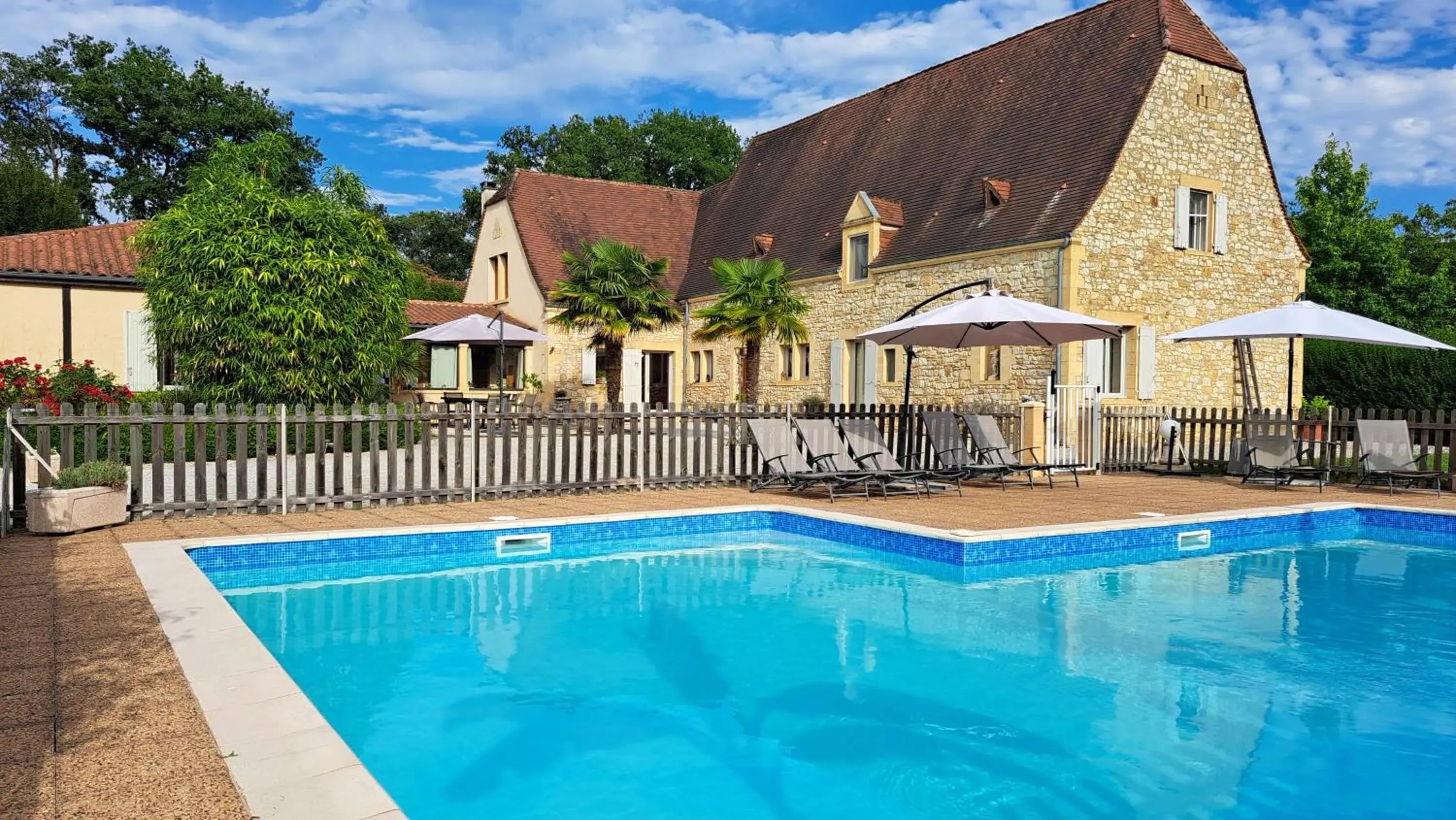 La Barde Montfort, votre maison d'hôtes à 4 kms de Sarlat Dordogne La Barde Montfort, votre maison d'hôtes à 4 kms de Sarlat Dordogne