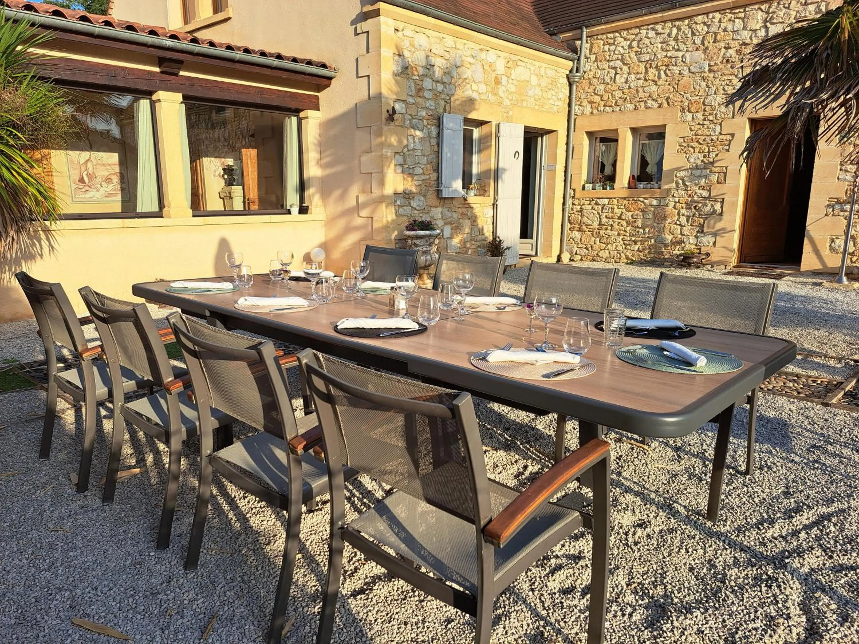 Patio in La Barde Montfort, votre maison d'hôtes à 4 kms de Sarlat Dordogne