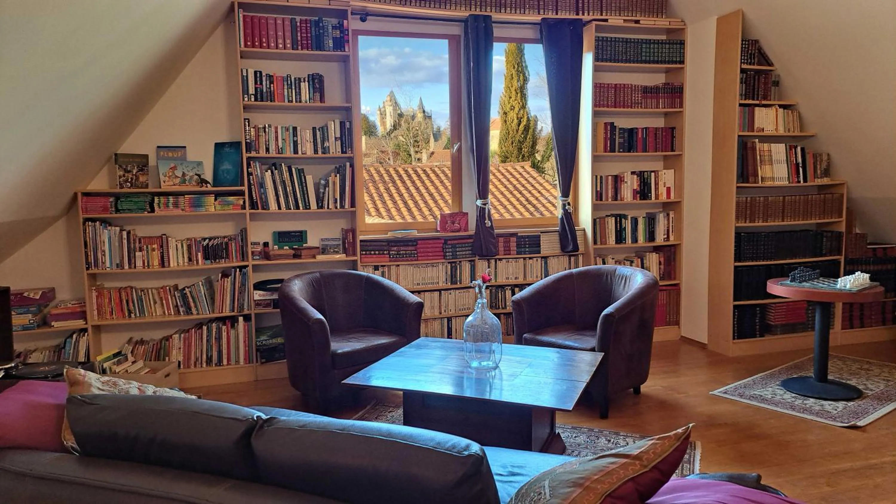 Library in La Barde Montfort, votre maison d'hôtes à 4 kms de Sarlat Dordogne