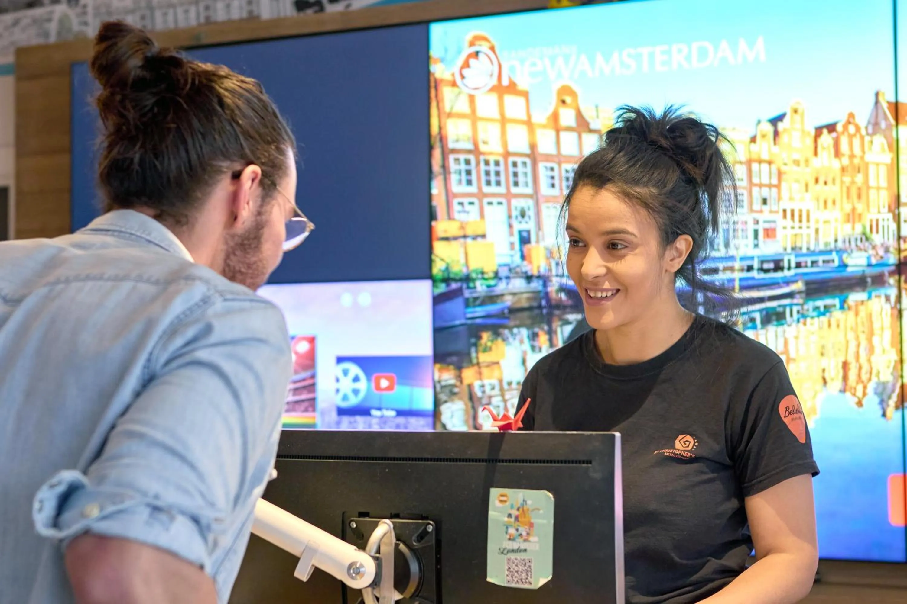 Lobby or reception in St Christopher's Inn London Bridge - The Village