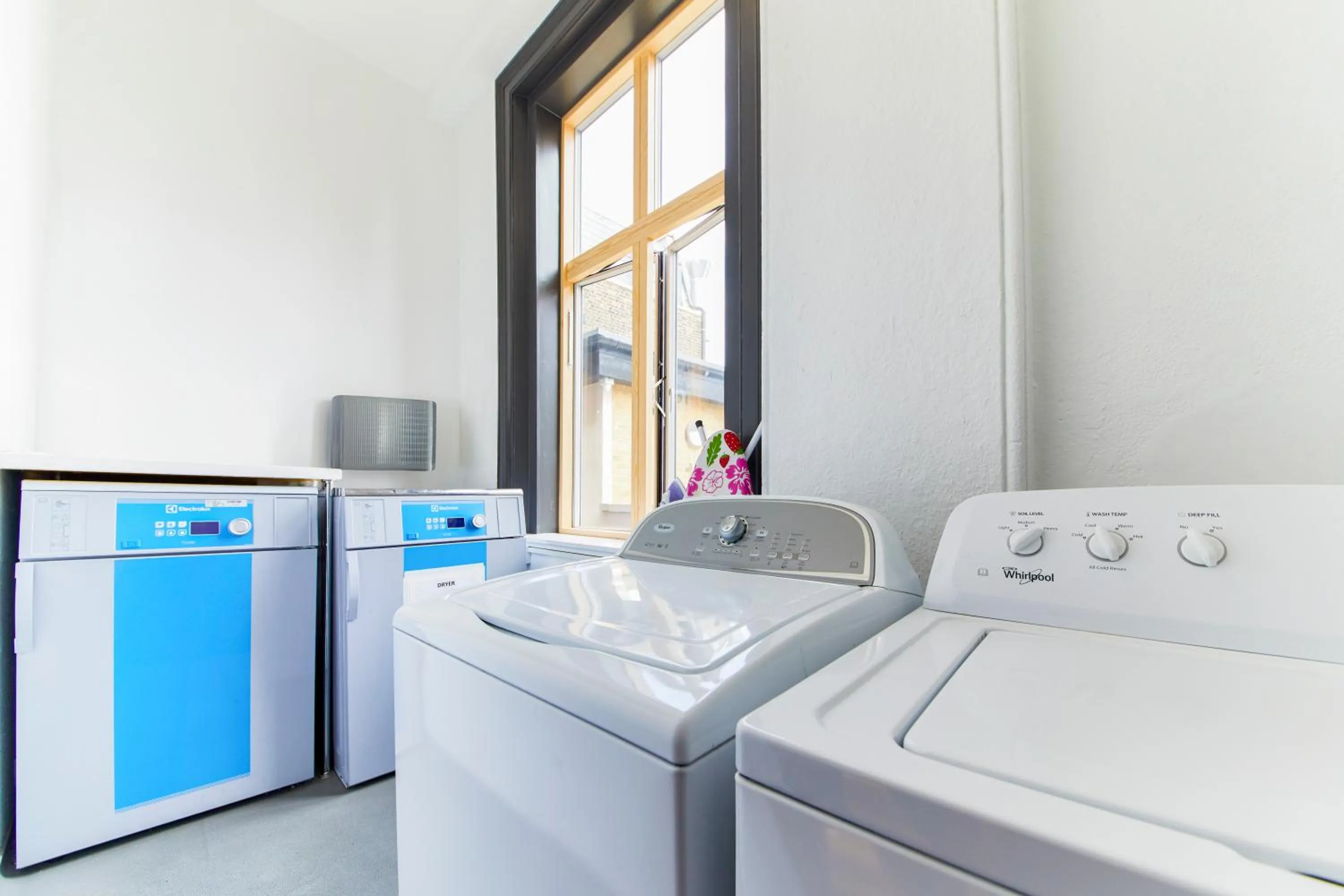 laundry in St Christopher's Inn London Bridge - The Village