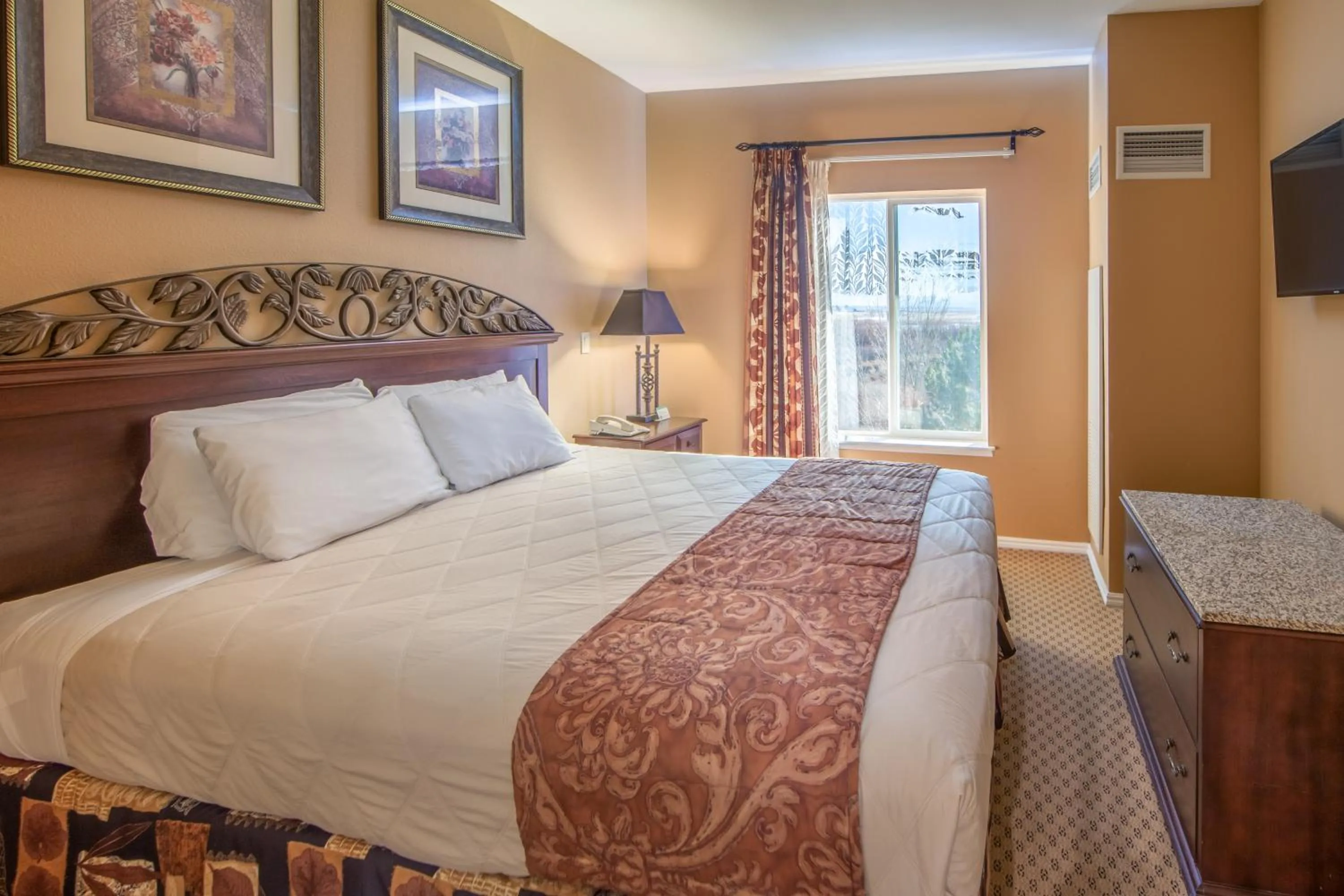 Bedroom, Bed in Holiday Inn Club Vacations - David Walley's Resort