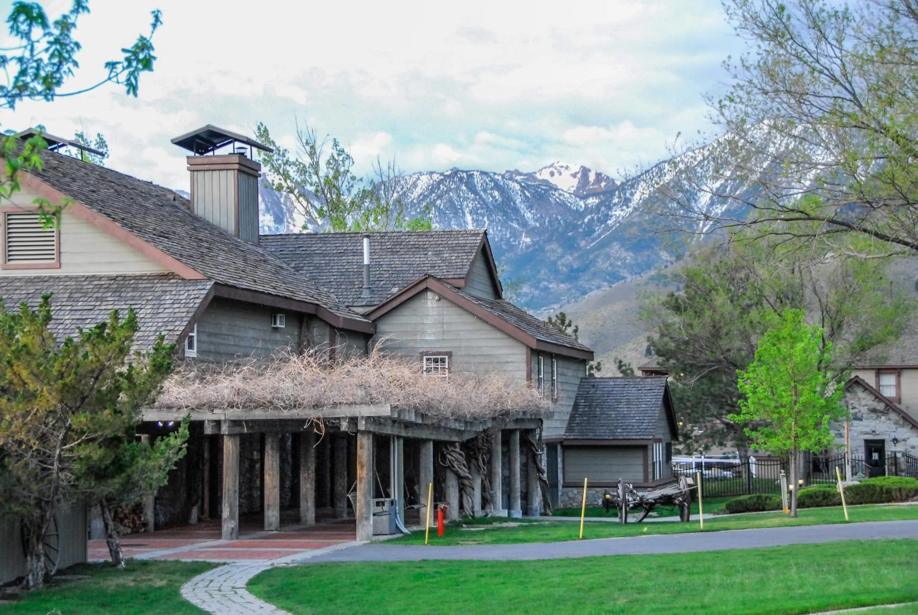 Property building in Holiday Inn Club Vacations - David Walley's Resort