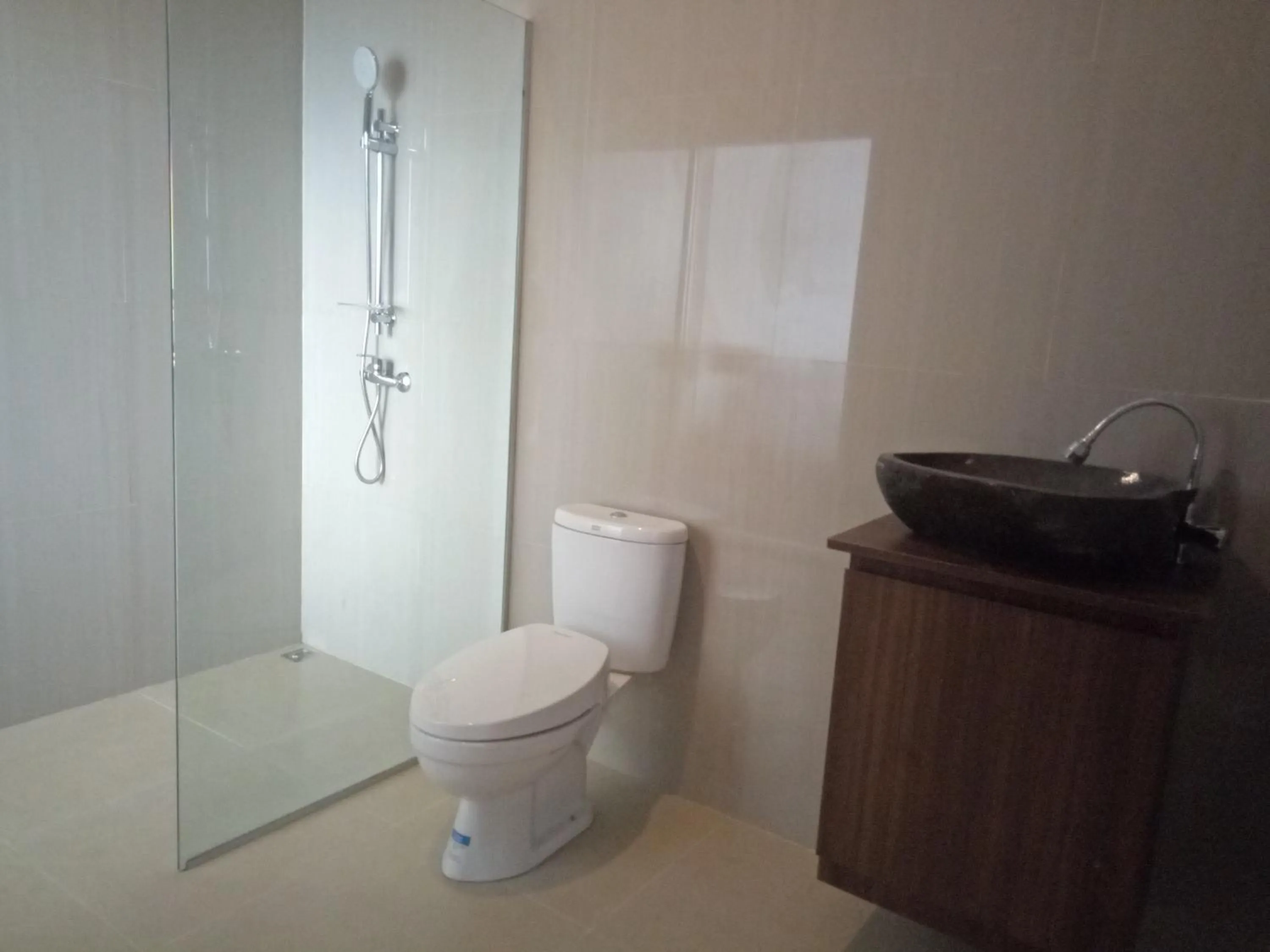 Shower in Atres Sari Resort