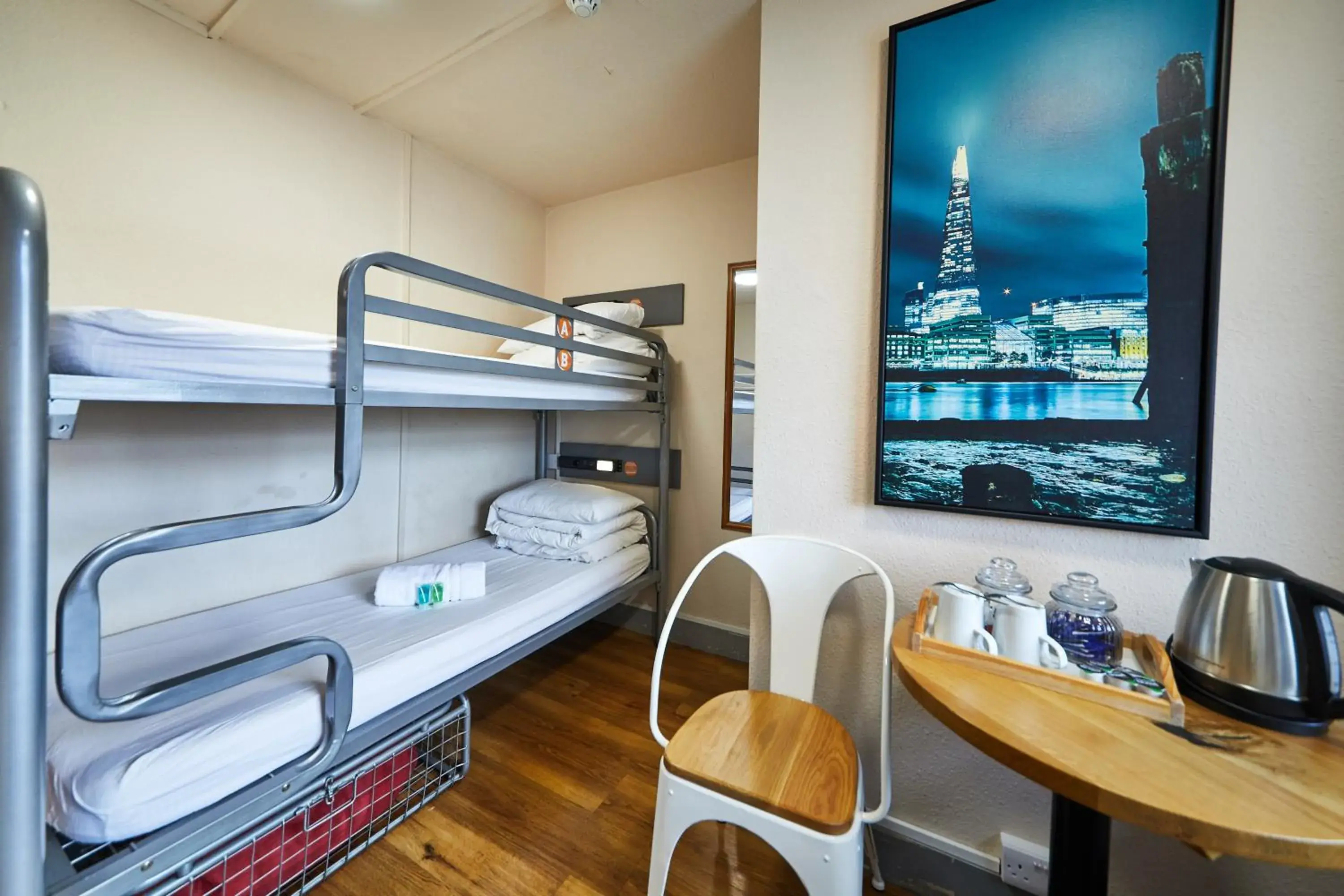 Coffee/tea facilities, Bed in St Christopher's Inn Shepherd's Bush Coffee/tea facilities, Bed in St Christopher's Inn Shepherd's Bush