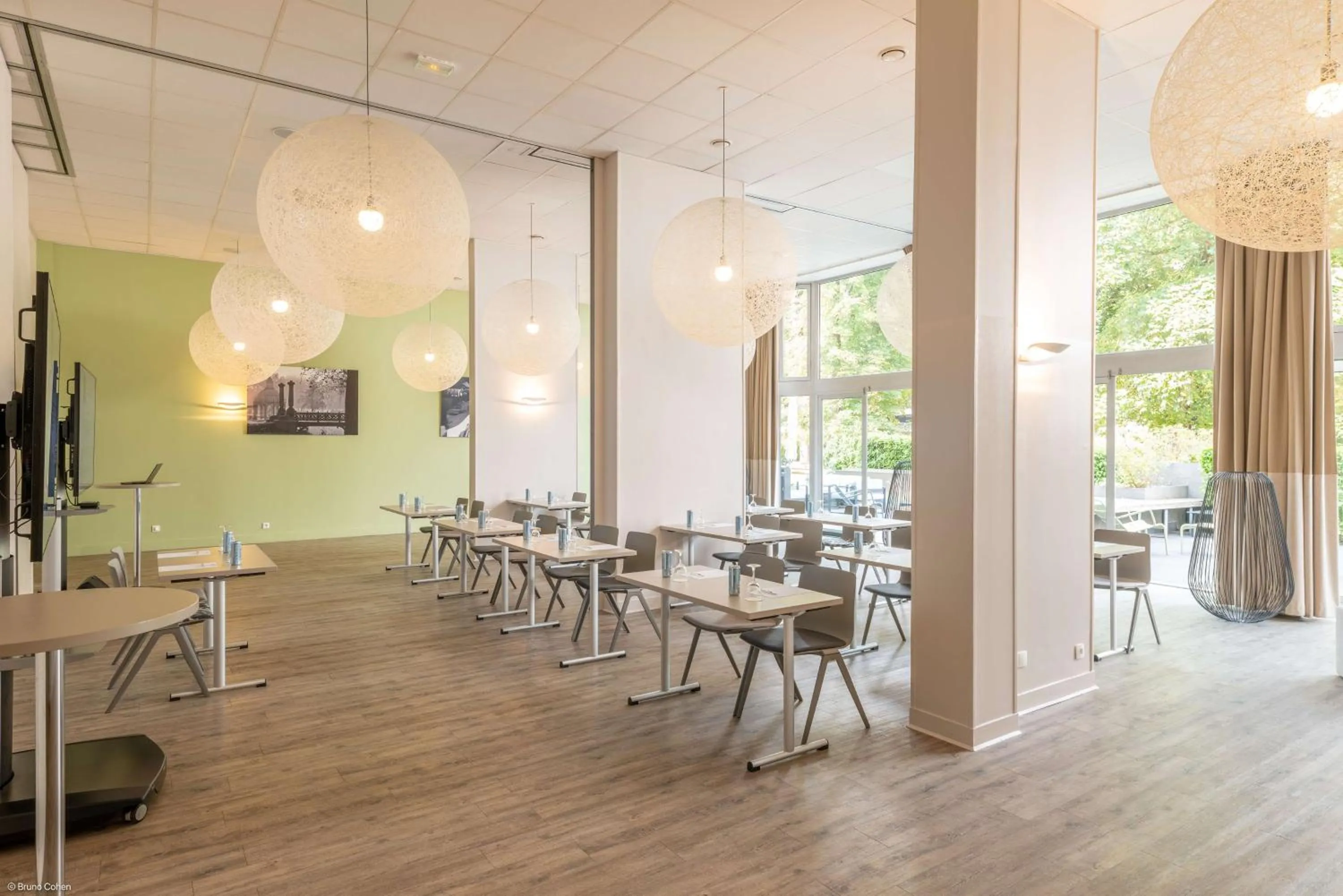 Meeting/conference room in Best Western Plus Hotel Du Parc Chantilly