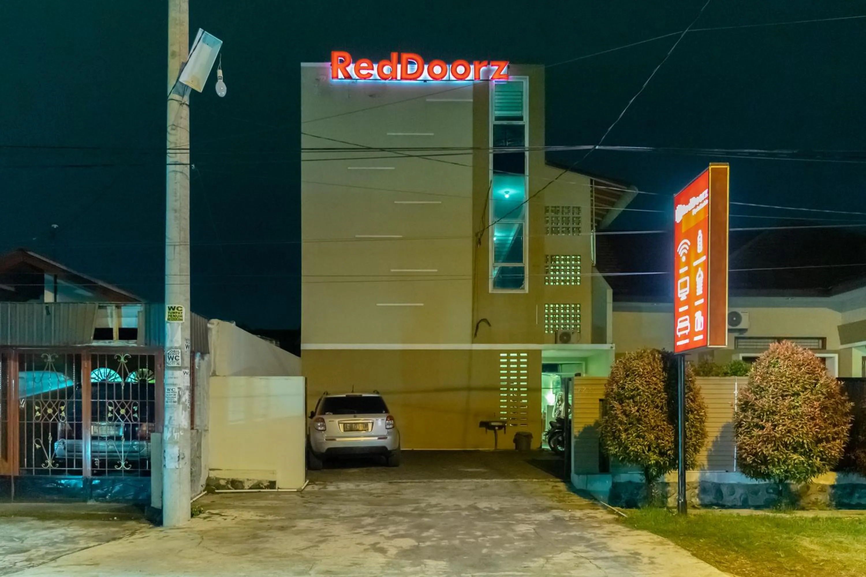 Property building in RedDoorz At Joyce Guest House Medan