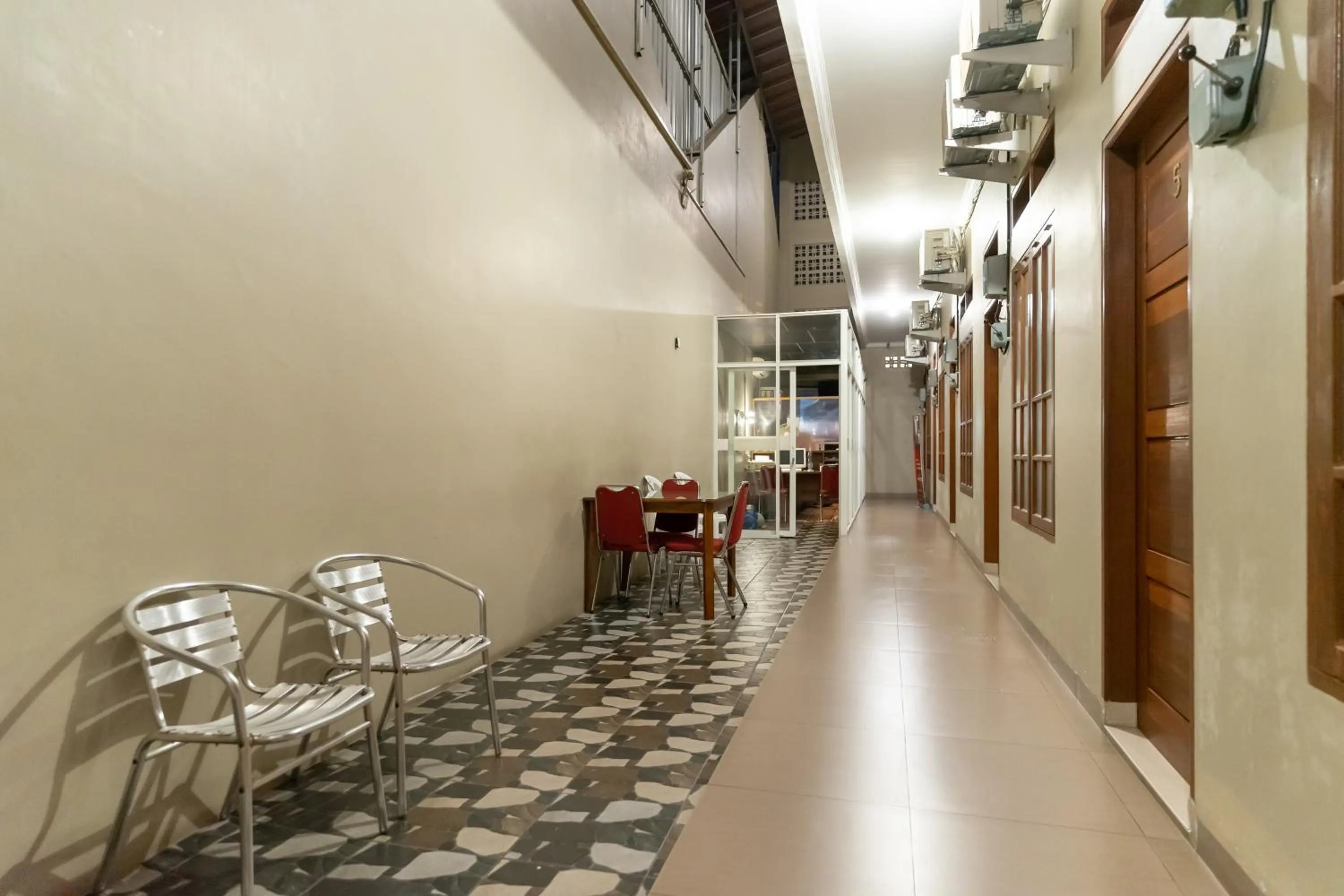 RedDoorz At Joyce Guest House Medan