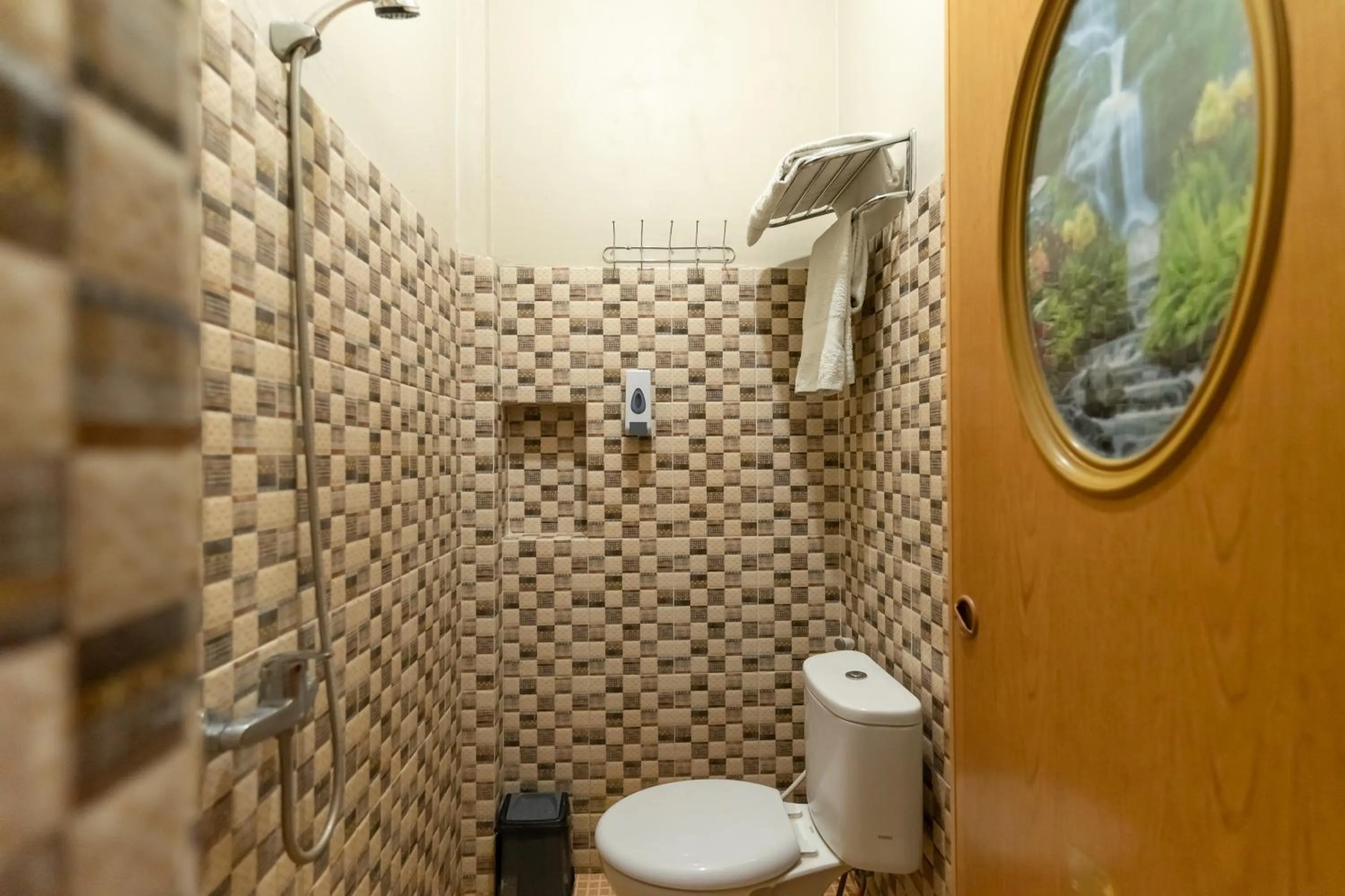 RedDoorz At Joyce Guest House Medan