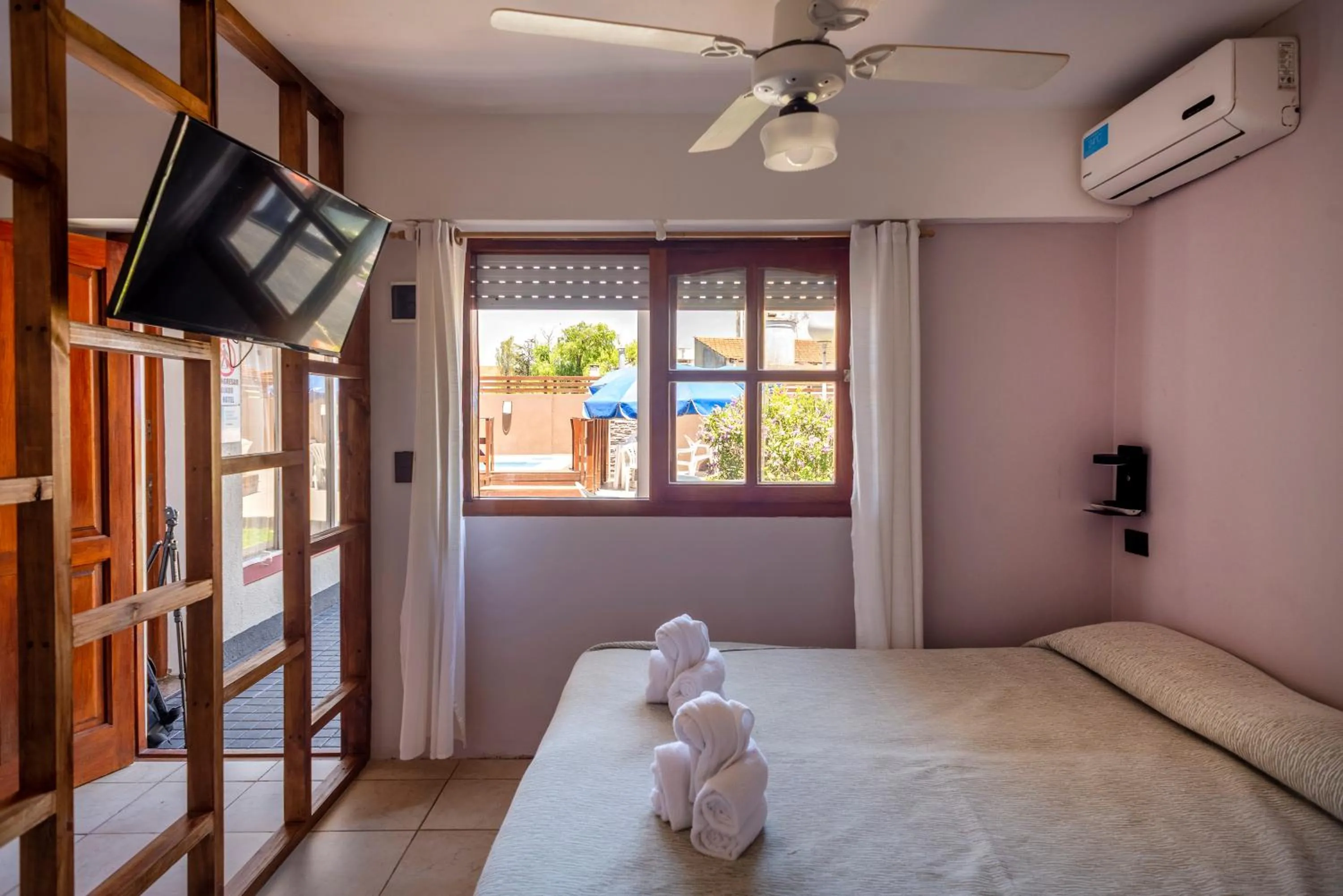 Bed in Hotel Rideamus