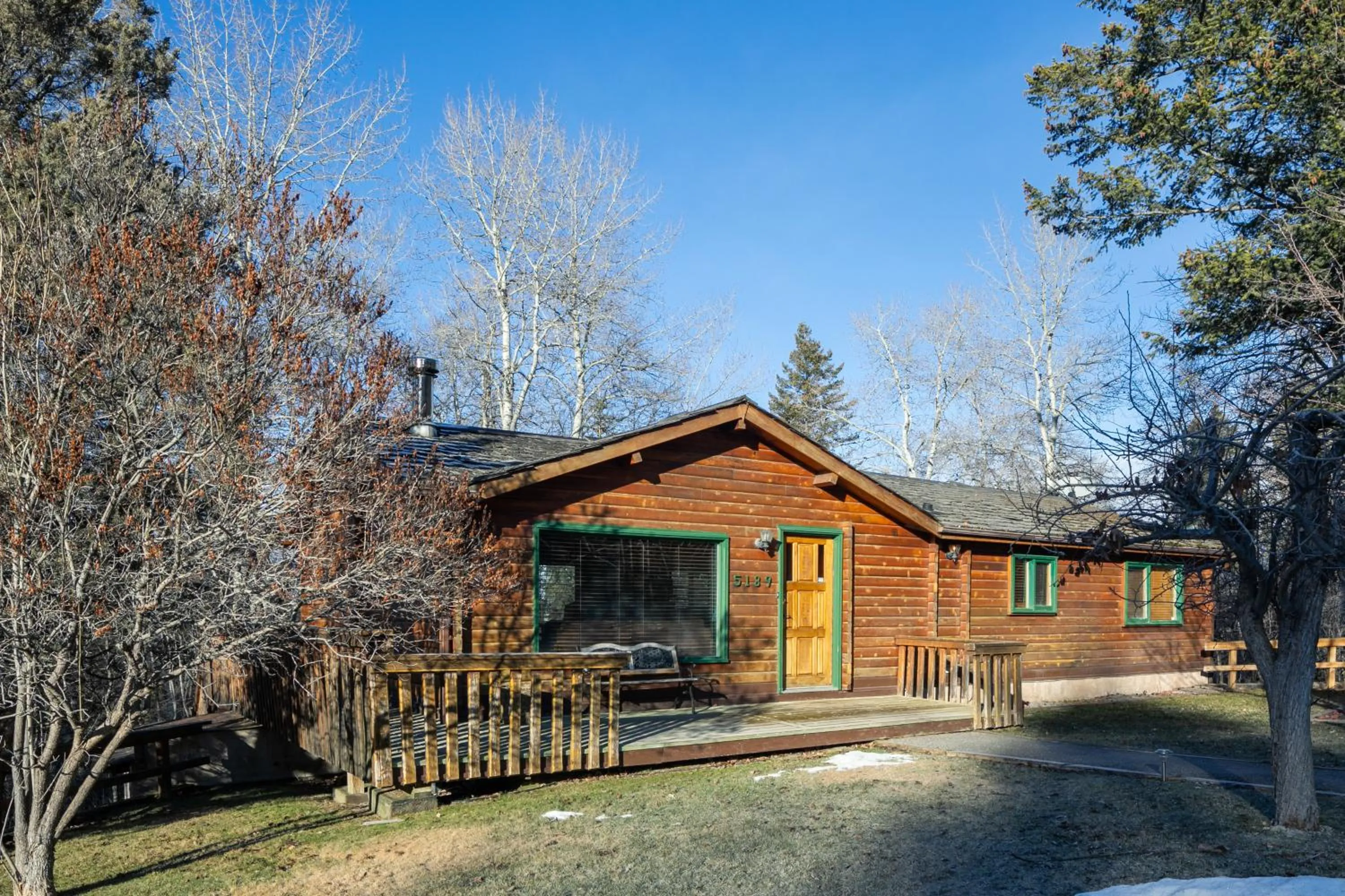 Property building in Creekside Cabin