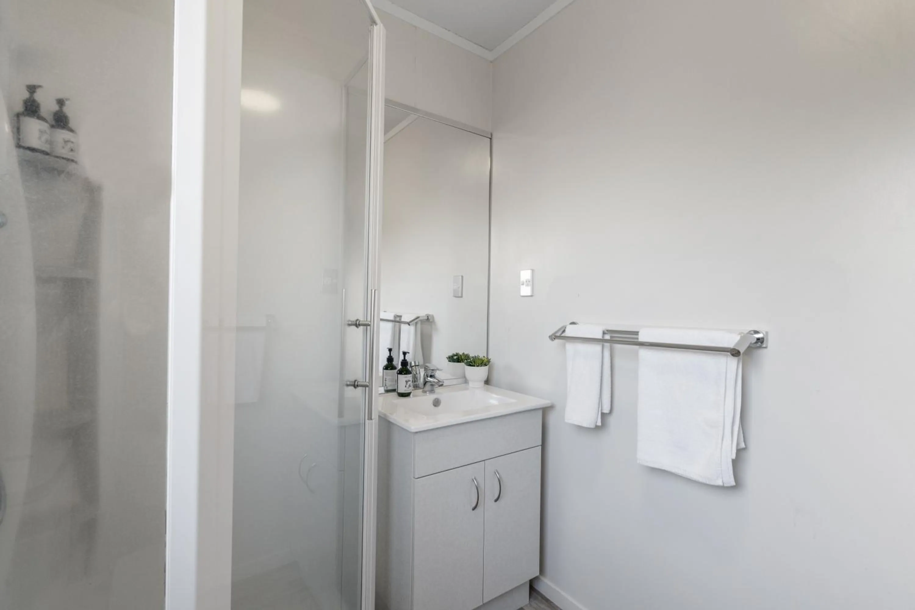 Shower in Tasman Holiday Parks - Beachaven