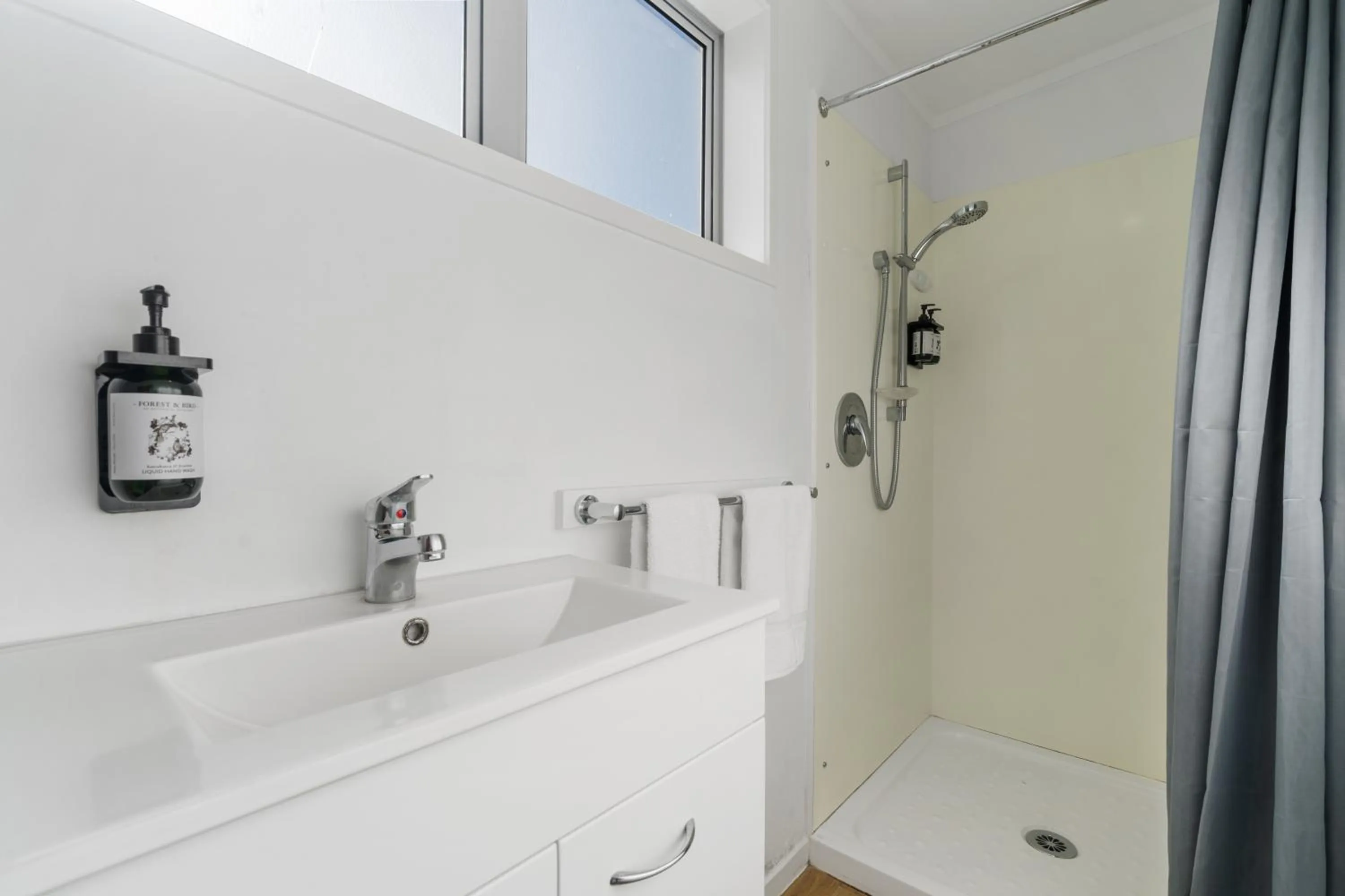 Shower in Tasman Holiday Parks - Beachaven