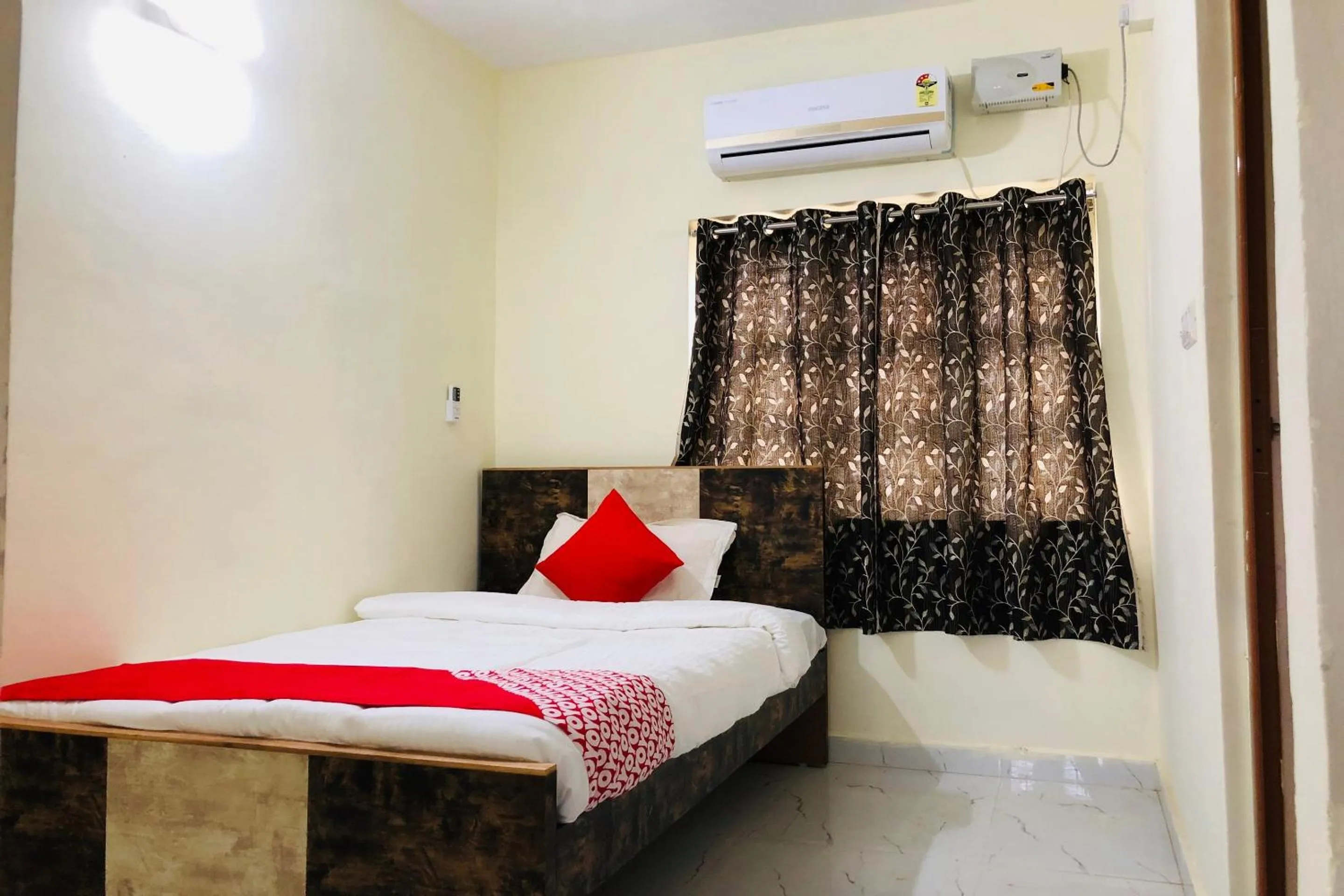 Bedroom, Bed in Collection O V K Lodge