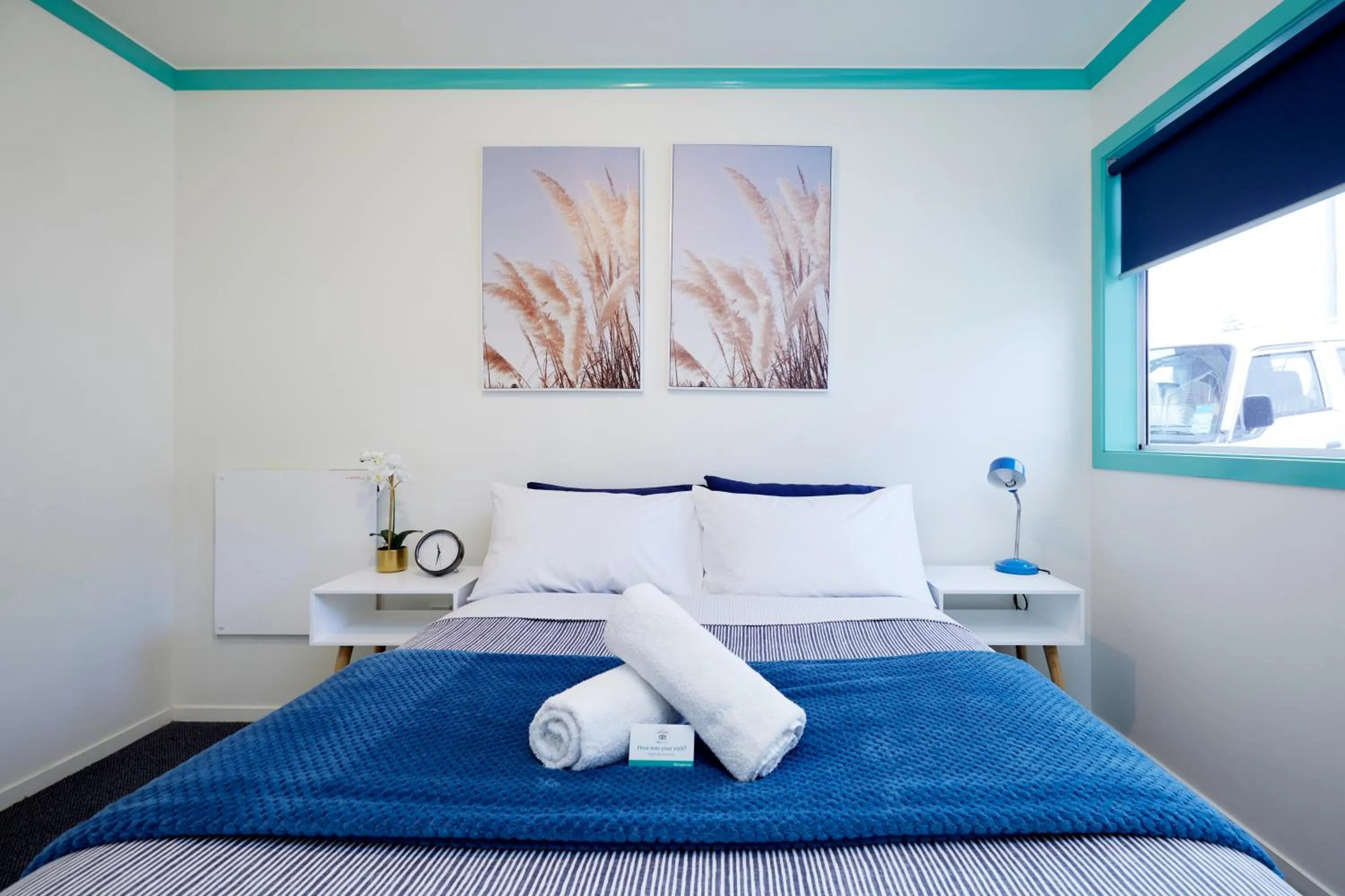 Photo of the whole room, Bed in Pacific Coast Lodge and Backpackers