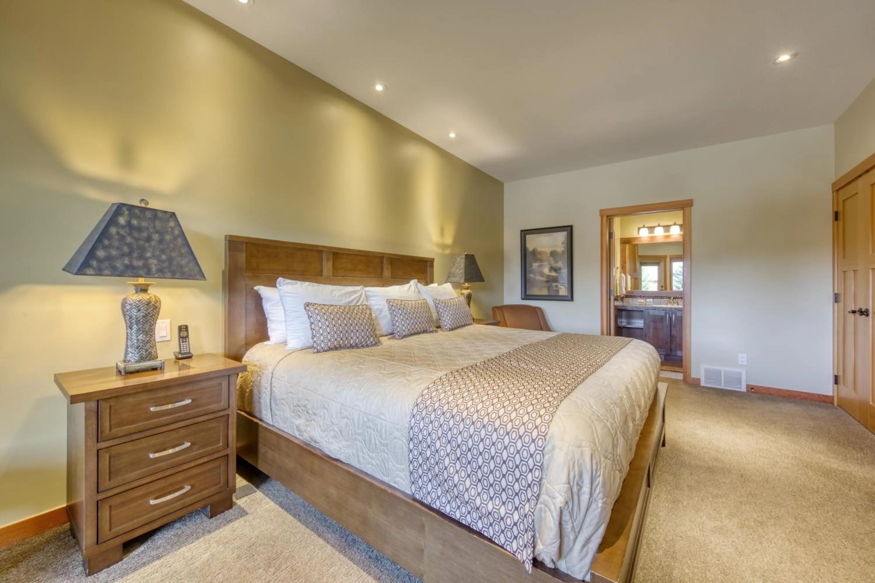 Bed in The Residences at Fairmont Ridge