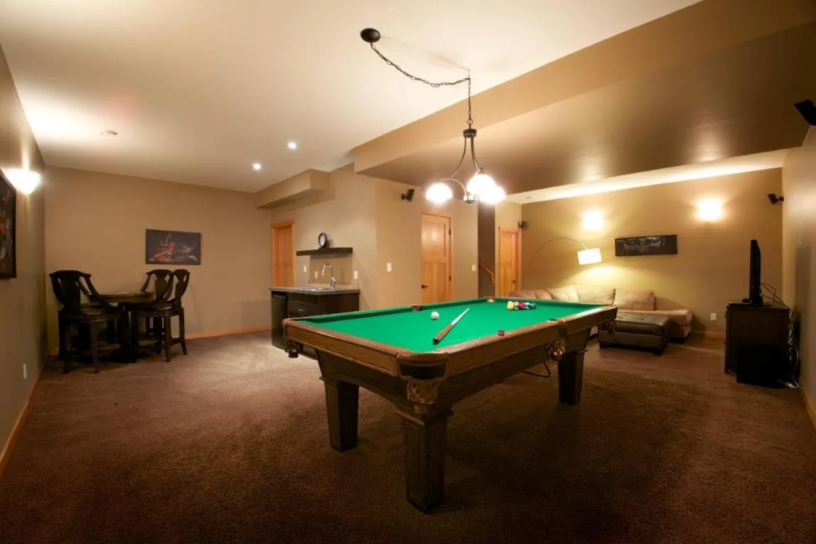 Billiard in The Residences at Fairmont Ridge