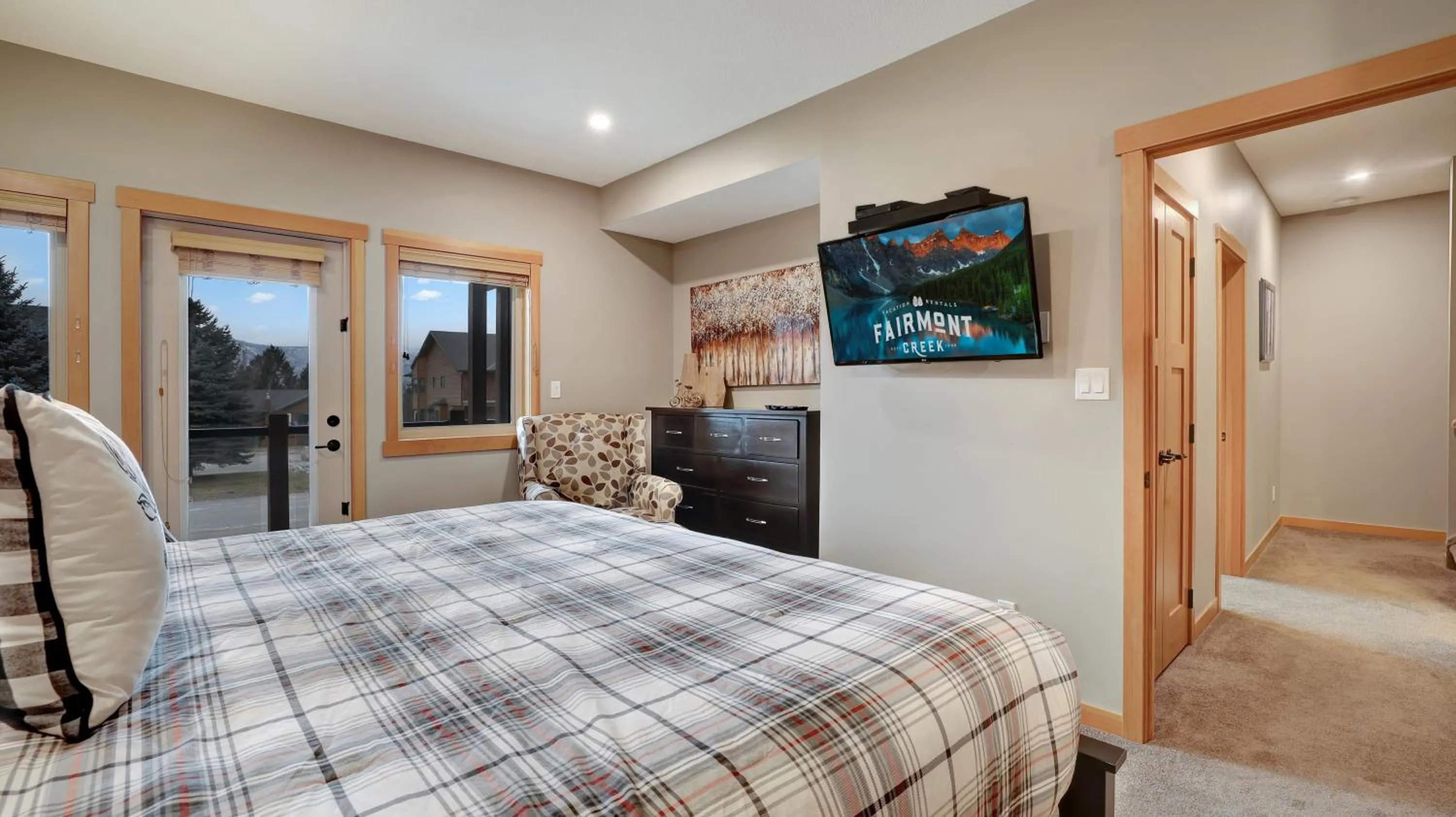 Bed in The Residences at Fairmont Ridge