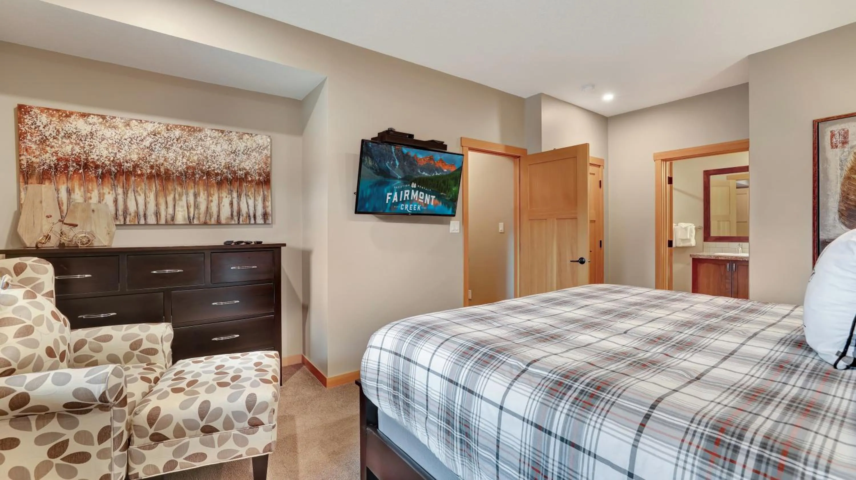 Bed in The Residences at Fairmont Ridge