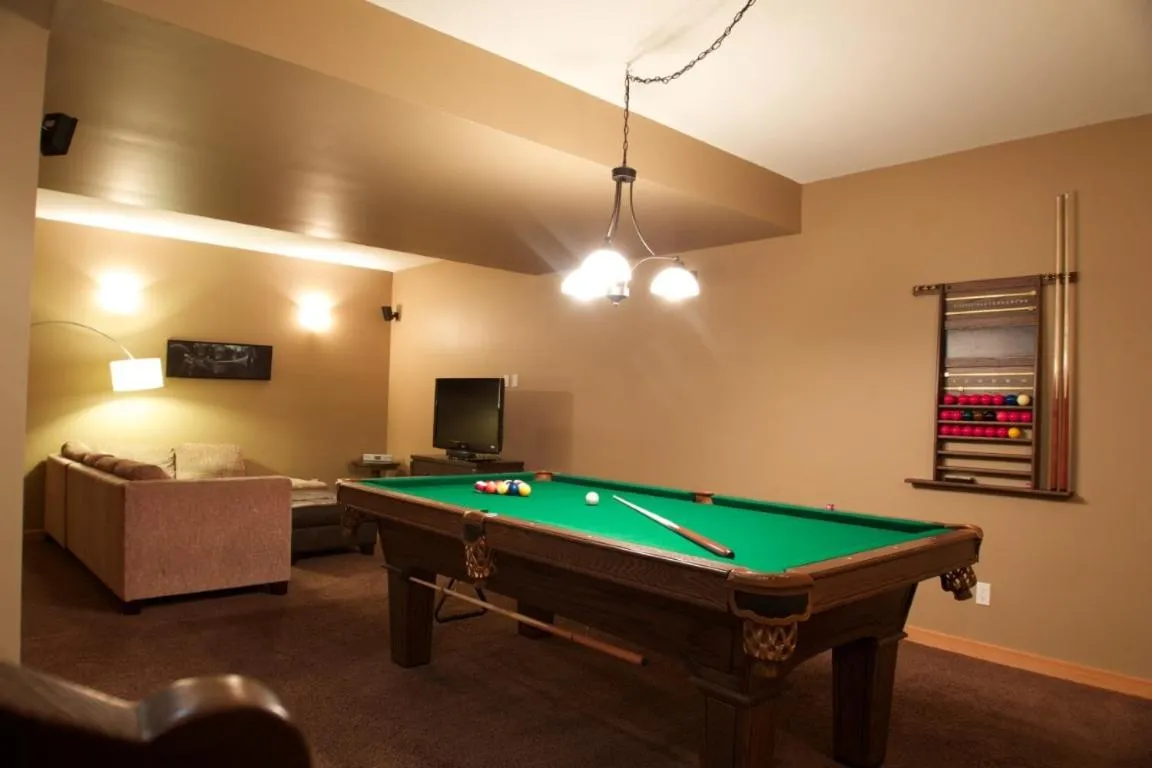 Billiard in The Residences at Fairmont Ridge