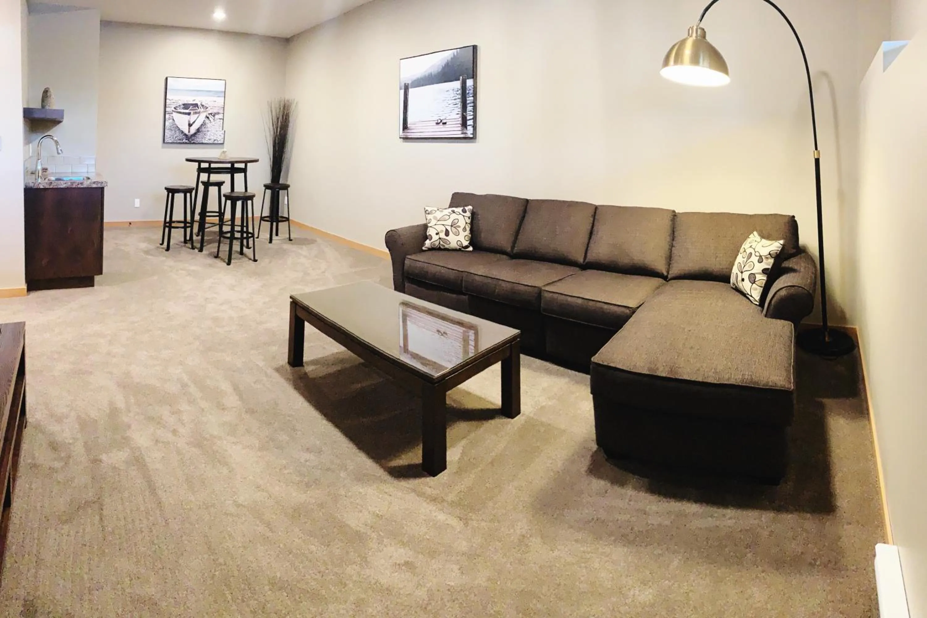 Lounge or bar in The Residences at Fairmont Ridge