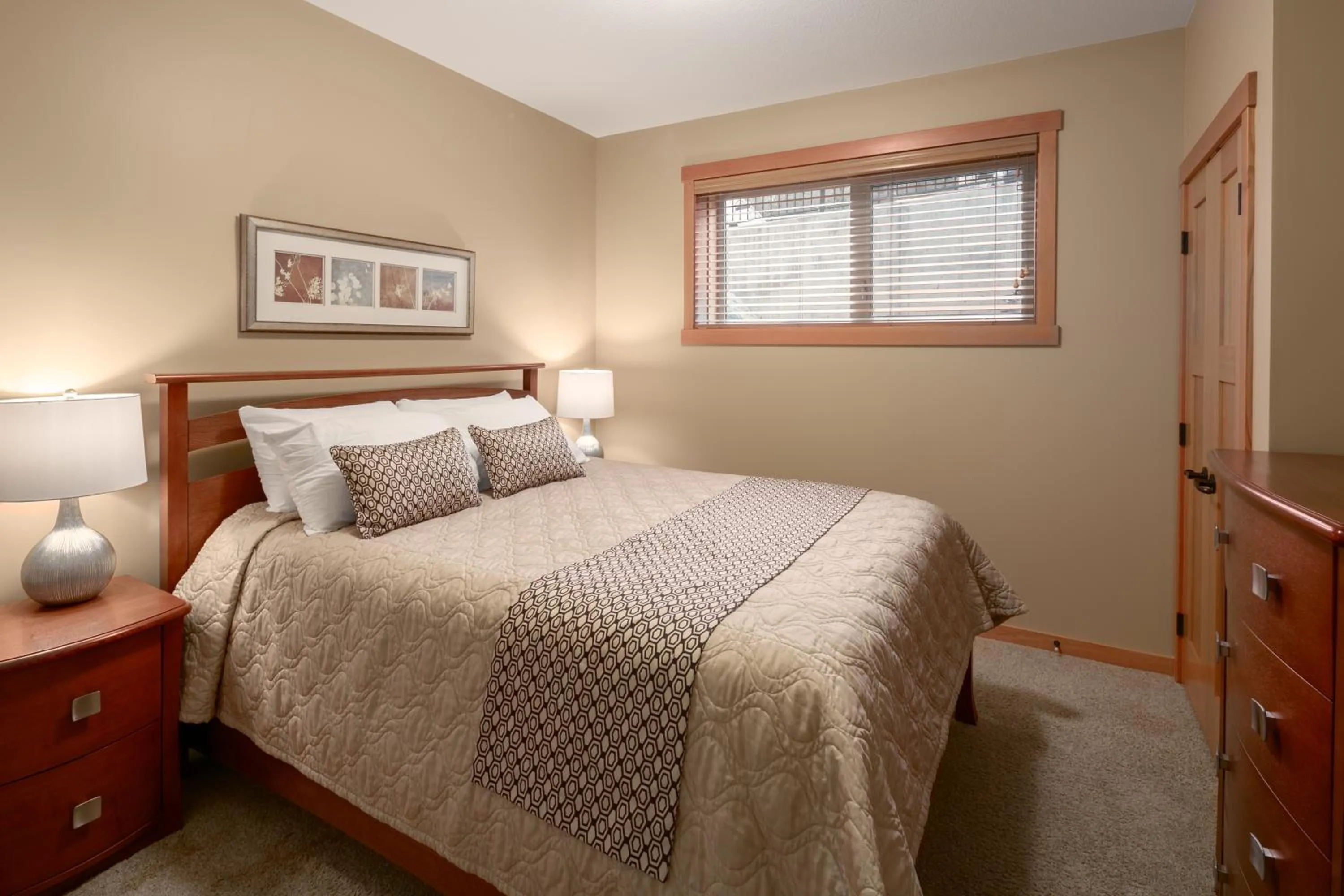 Bed in The Residences at Fairmont Ridge