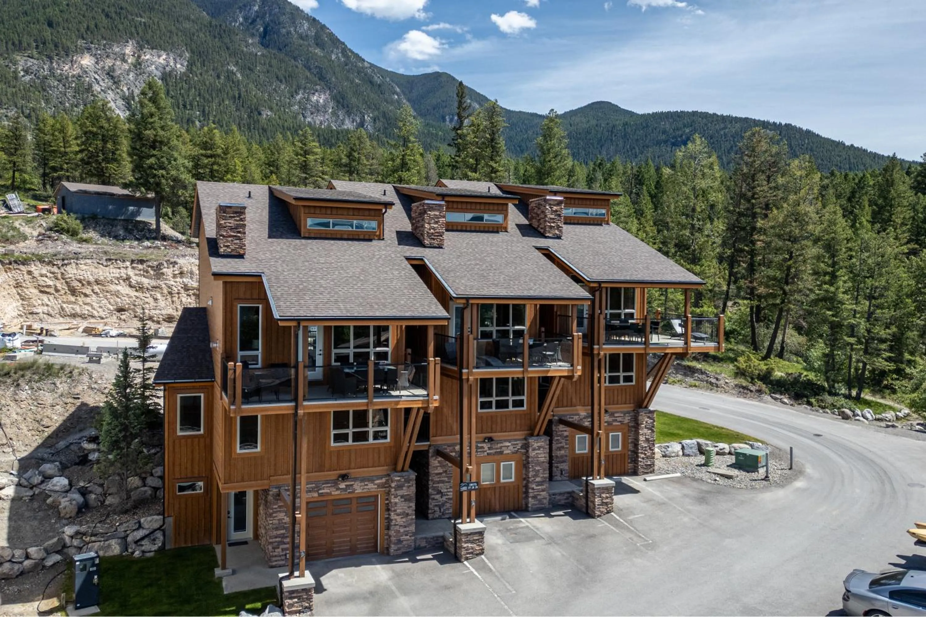 Property building in The Residences at Fairmont Ridge