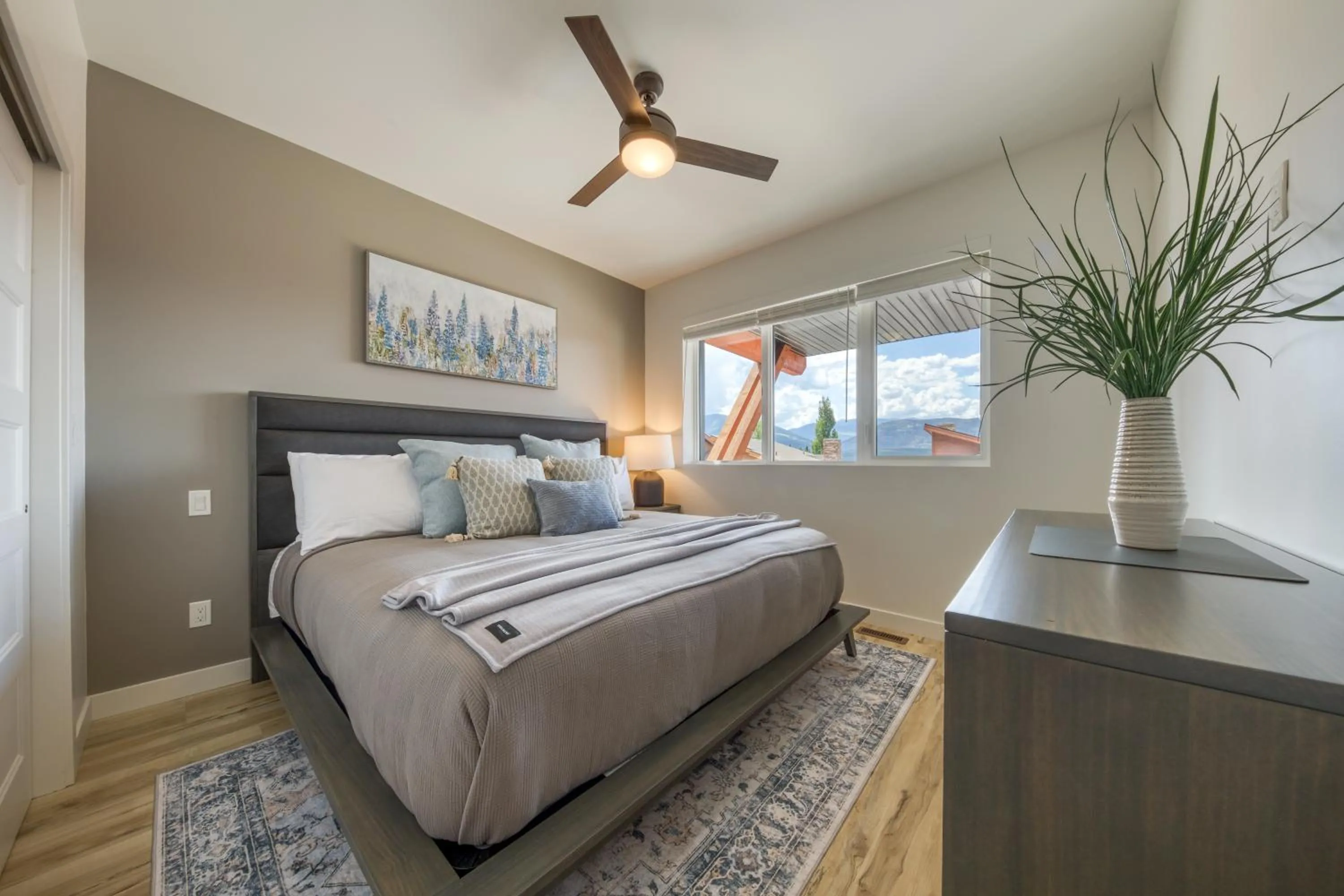 Bed in The Residences at Fairmont Ridge