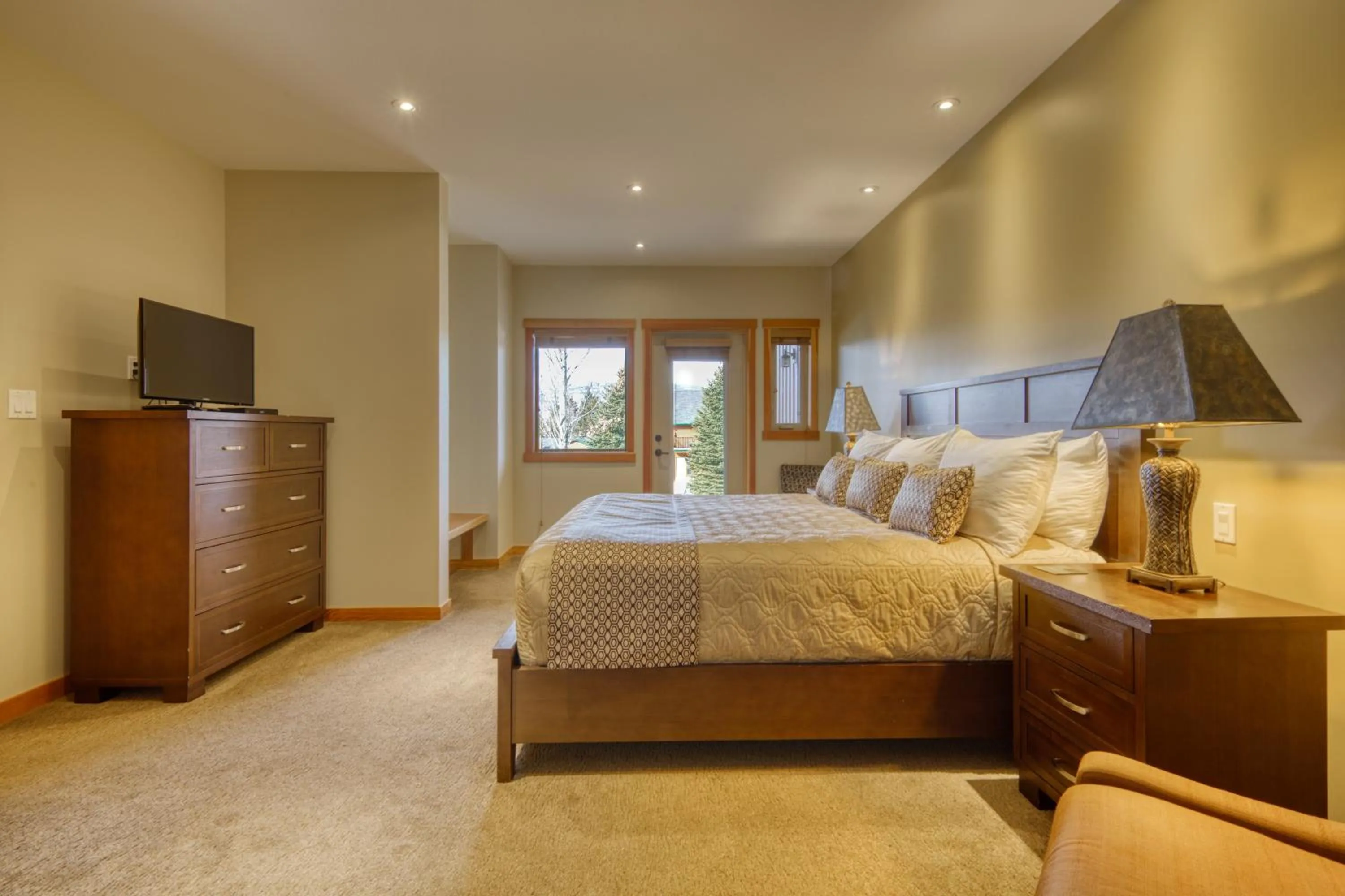 Bed in The Residences at Fairmont Ridge