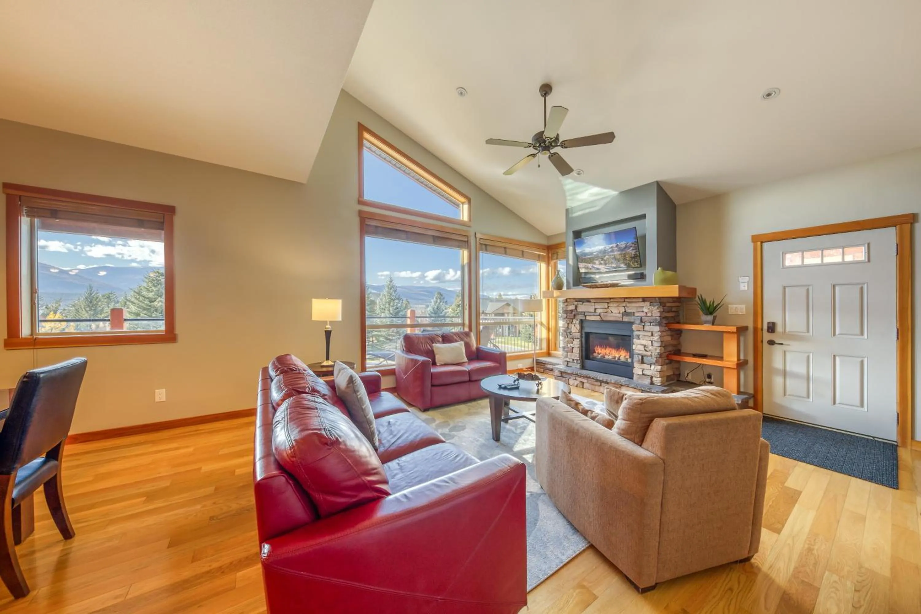Living room in The Residences at Fairmont Ridge