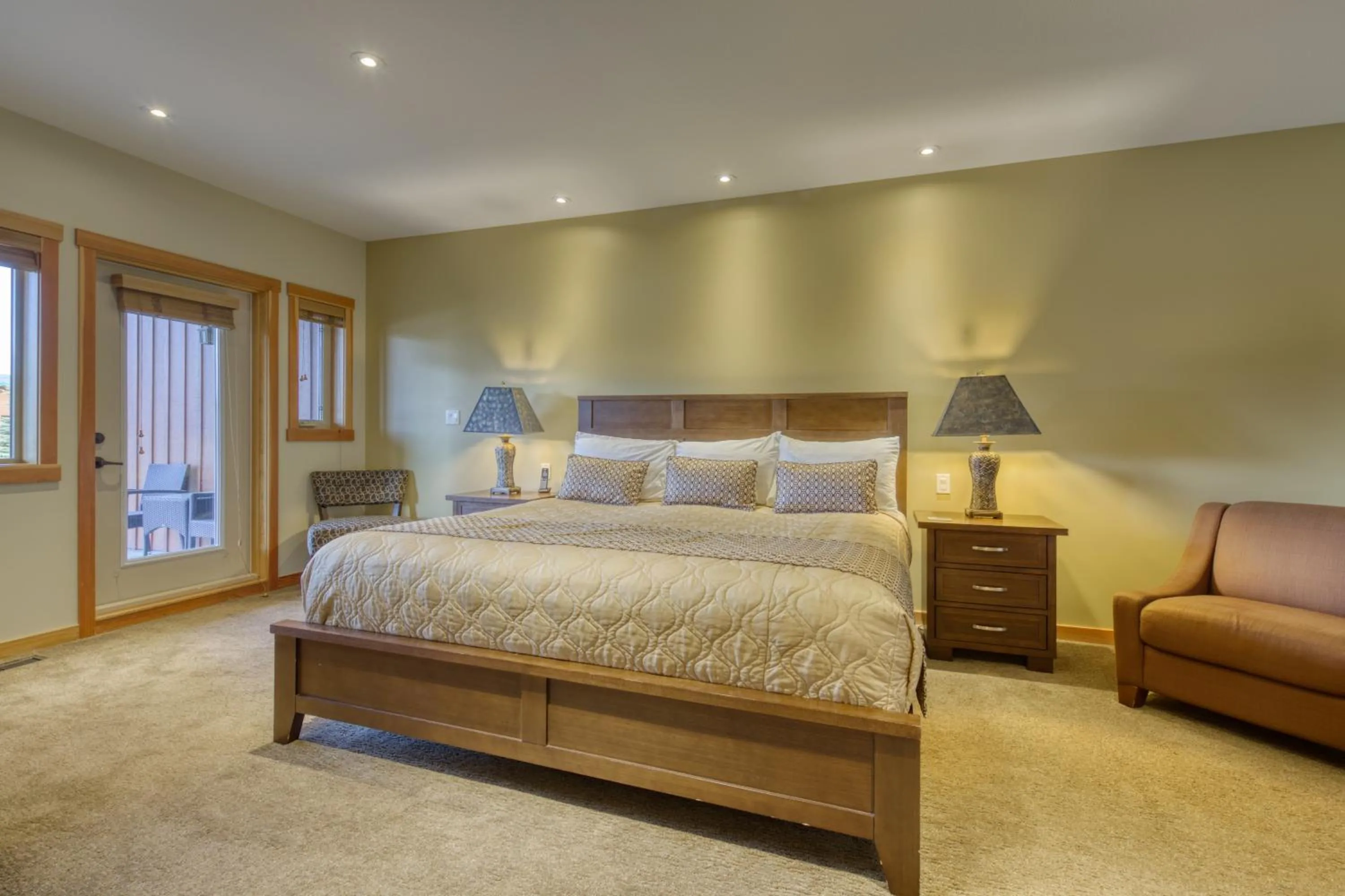 Bed in The Residences at Fairmont Ridge