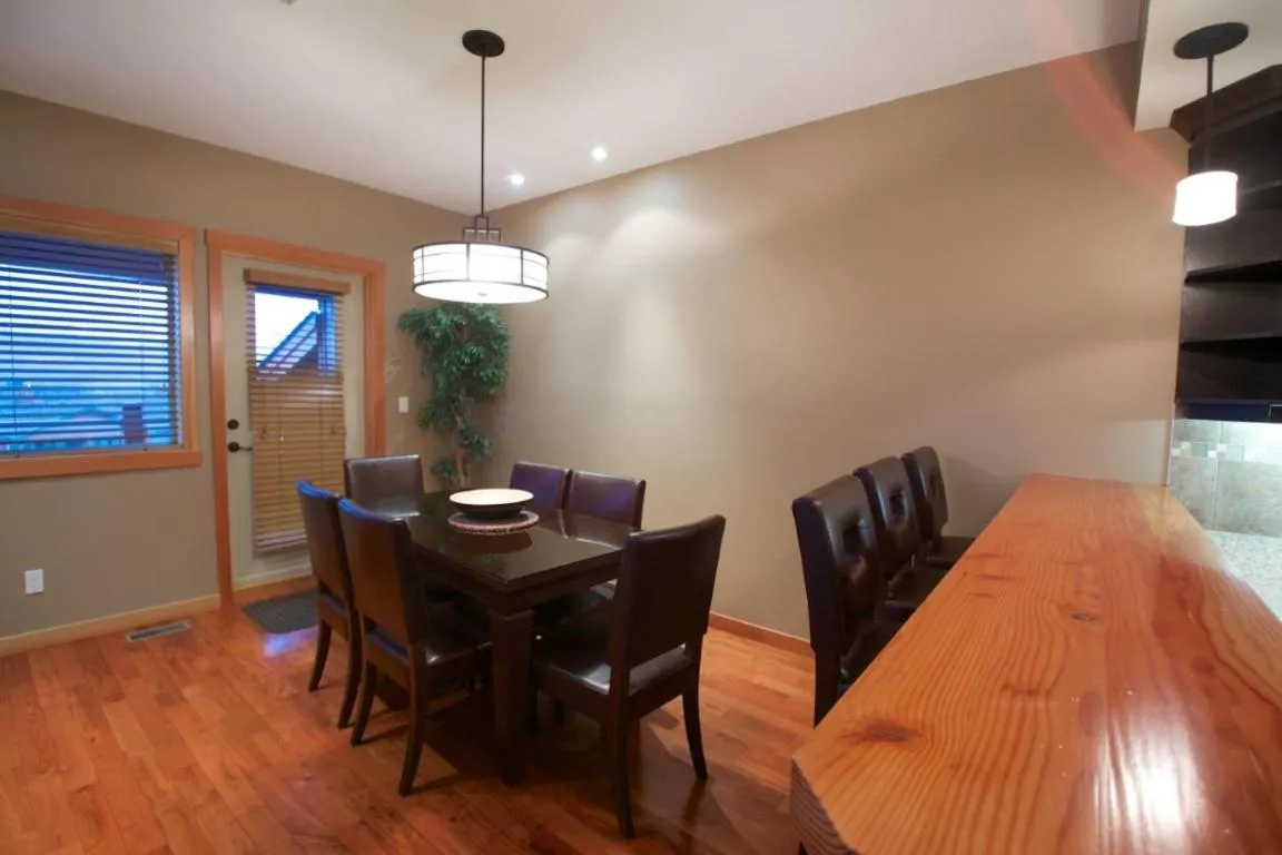 Dining area in The Residences at Fairmont Ridge
